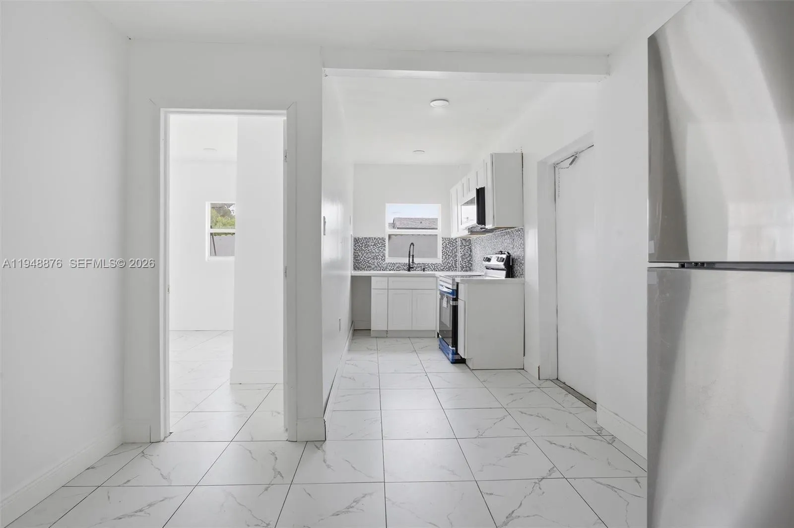 2280 Sw 43rd Ave 2, Fort Lauderdale, Florida 33317, Fort Lauderdale, Florida 33317, 2 Bedrooms Bedrooms, ,1 BathroomBathrooms,Residential Lease,For Rent,2280 Sw 43rd Ave 2, Fort Lauderdale, Florida 33317,A11948876