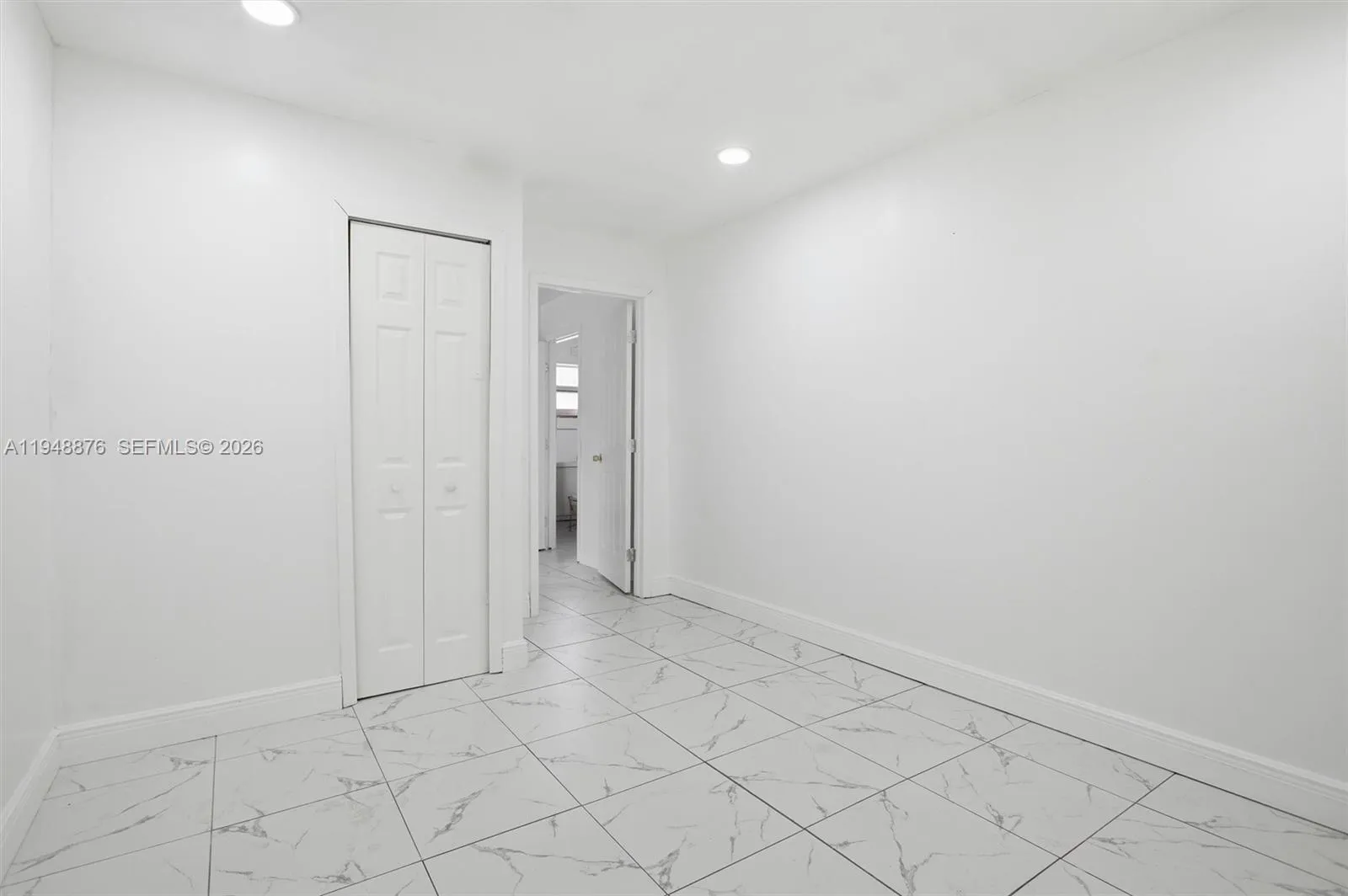 2280 Sw 43rd Ave 2, Fort Lauderdale, Florida 33317, Fort Lauderdale, Florida 33317, 2 Bedrooms Bedrooms, ,1 BathroomBathrooms,Residential Lease,For Rent,2280 Sw 43rd Ave 2, Fort Lauderdale, Florida 33317,A11948876