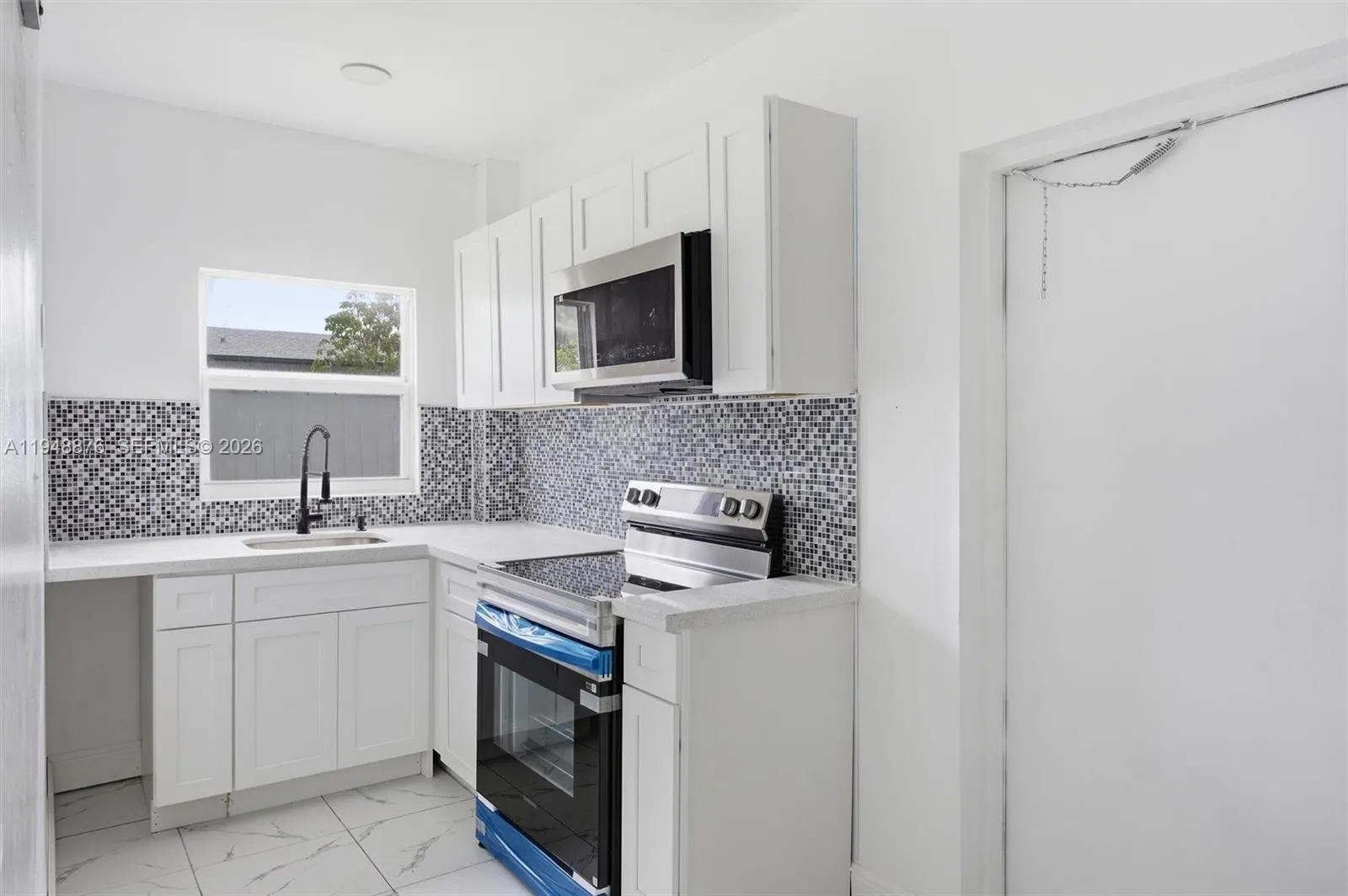 2280 Sw 43rd Ave 2, Fort Lauderdale, Florida 33317, Fort Lauderdale, Florida 33317, 2 Bedrooms Bedrooms, ,1 BathroomBathrooms,Residential Lease,For Rent,2280 Sw 43rd Ave 2, Fort Lauderdale, Florida 33317,A11948876