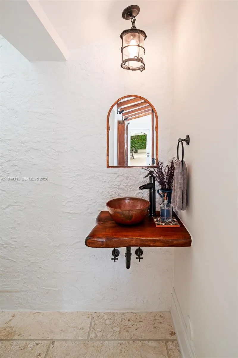 1234 S Greenway Dr, Coral Gables, Florida 33134, Coral Gables, Florida 33134, 4 Bedrooms Bedrooms, ,3 BathroomsBathrooms,Residential,For Sale,1234 S Greenway Dr, Coral Gables, Florida 33134,A11948315