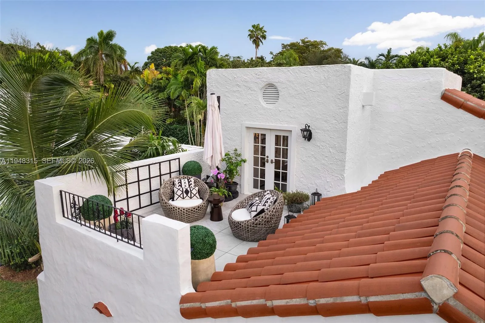 1234 S Greenway Dr, Coral Gables, Florida 33134, Coral Gables, Florida 33134, 4 Bedrooms Bedrooms, ,3 BathroomsBathrooms,Residential,For Sale,1234 S Greenway Dr, Coral Gables, Florida 33134,A11948315