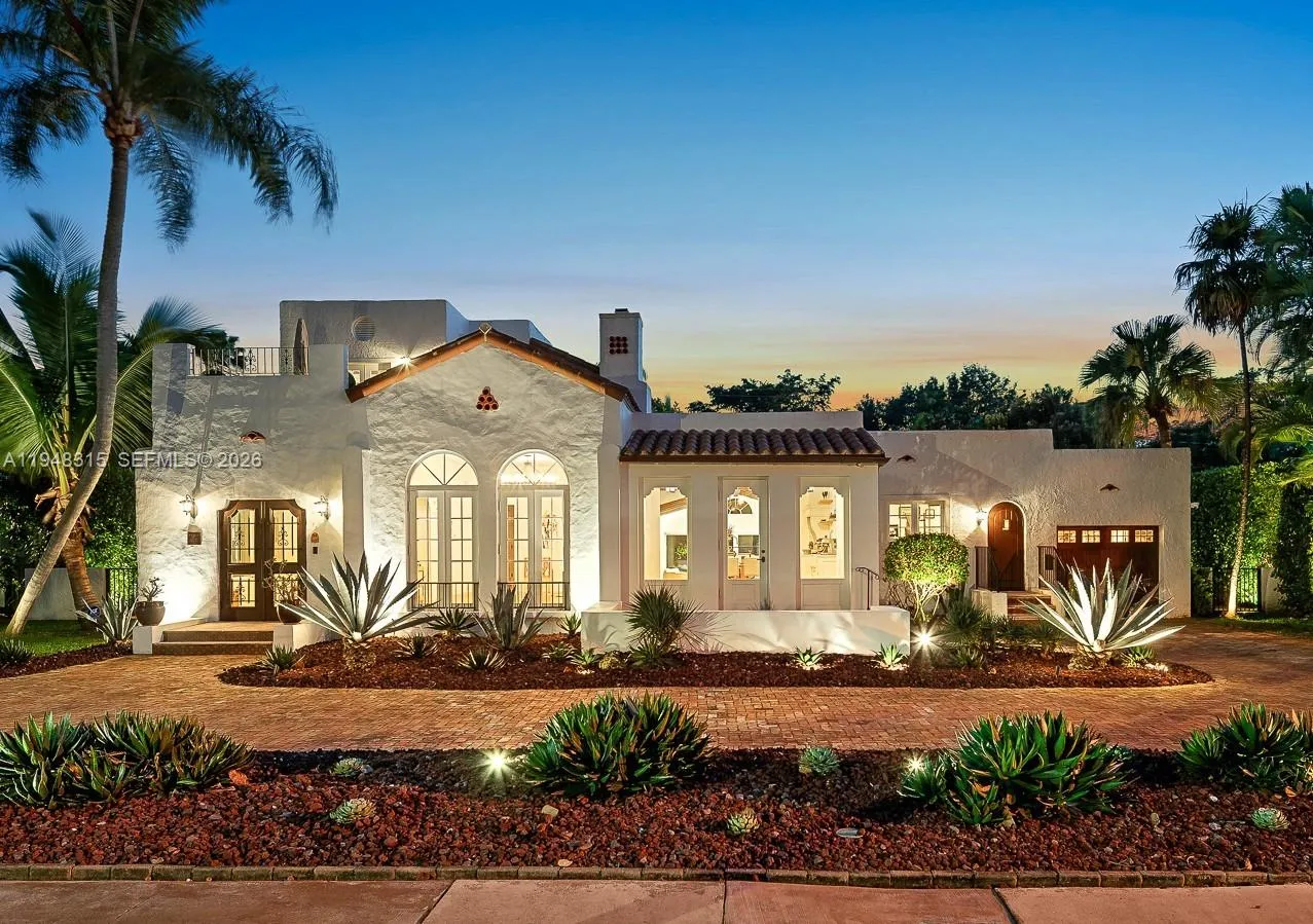 1234 S Greenway Dr, Coral Gables, Florida 33134, Coral Gables, Florida 33134, 4 Bedrooms Bedrooms, ,3 BathroomsBathrooms,Residential,For Sale,1234 S Greenway Dr, Coral Gables, Florida 33134,A11948315