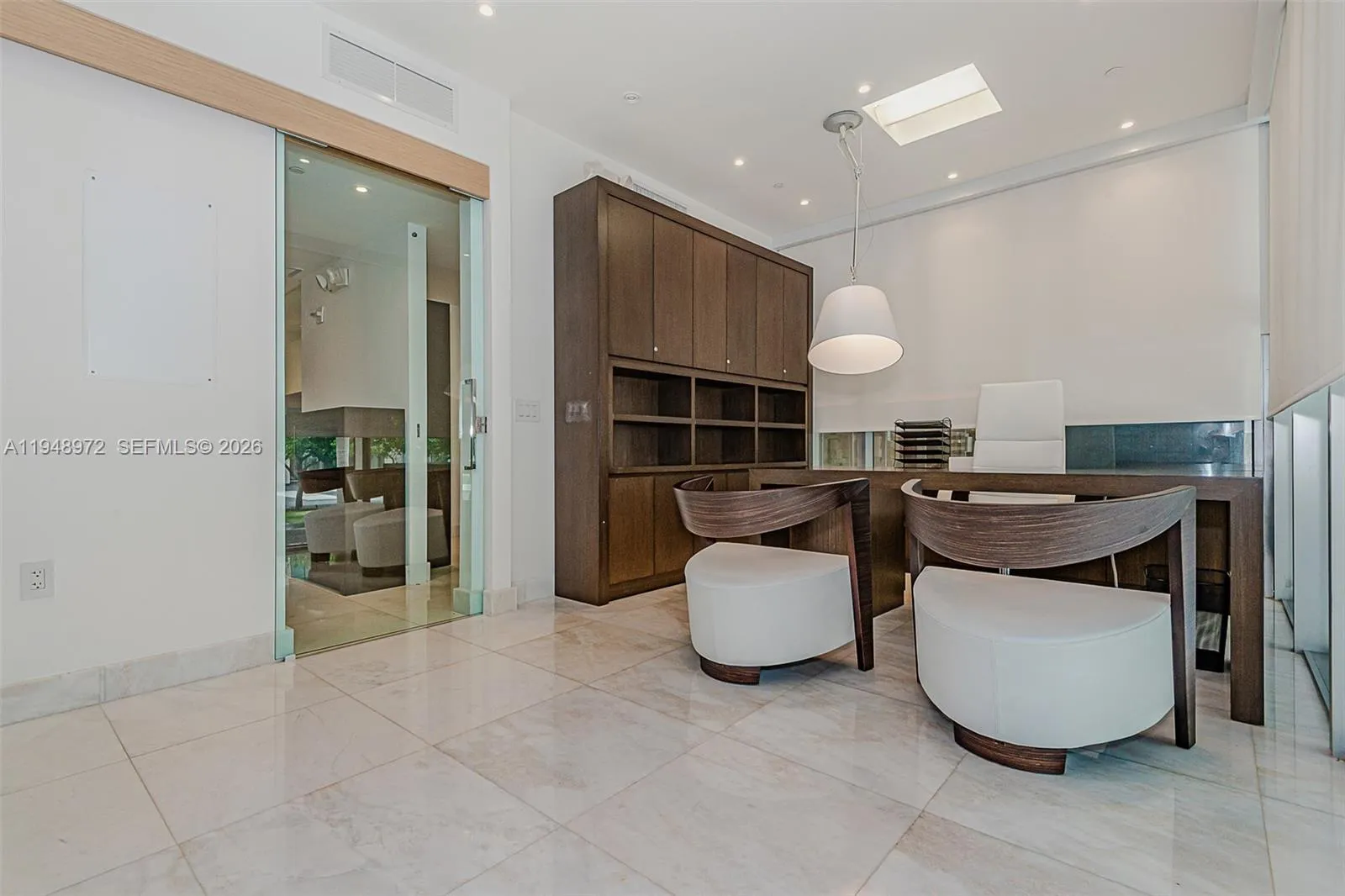 75 Se 6th St 201, Miami, Florida 33131, Miami, Florida 33131, ,Commercial Lease,For Rent,75 Se 6th St 201, Miami, Florida 33131,A11948972