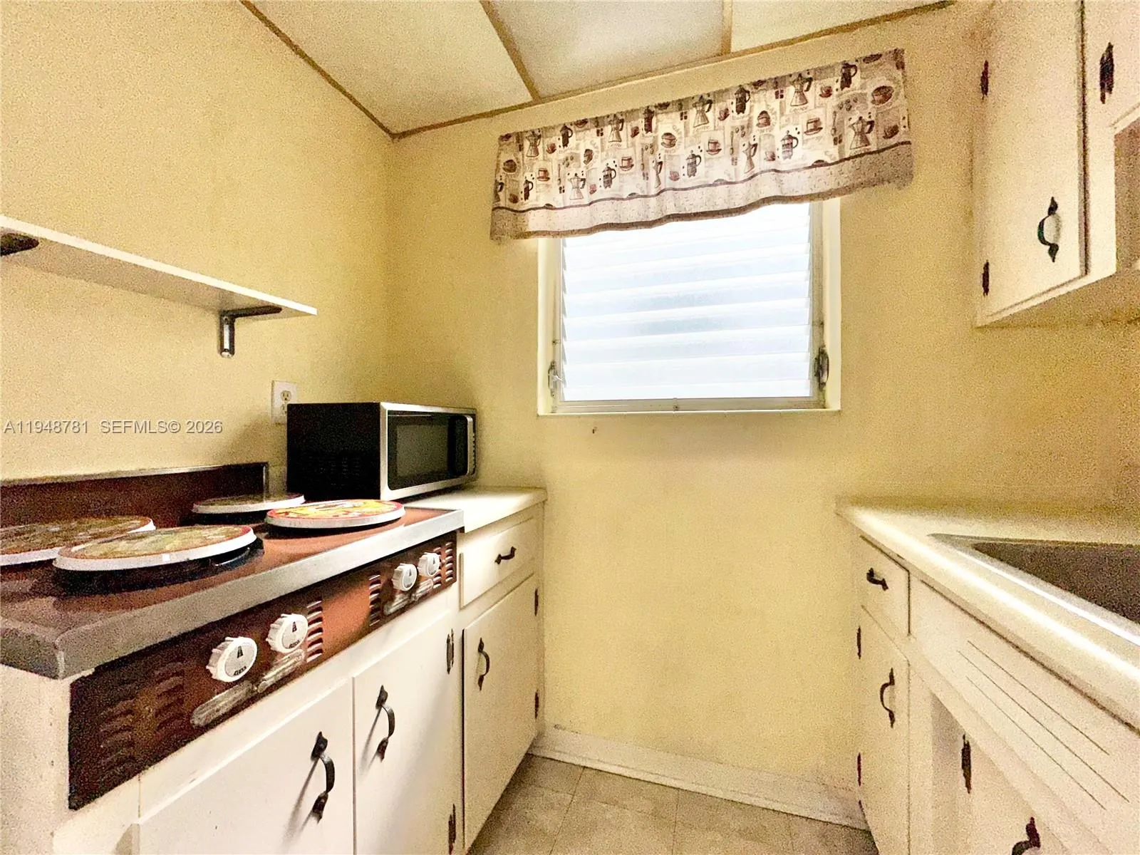 8132 Harding Ave 9, Miami Beach, Florida 33141, Miami Beach, Florida 33141, ,1 BathroomBathrooms,Residential Lease,For Rent,8132 Harding Ave 9, Miami Beach, Florida 33141,A11948781