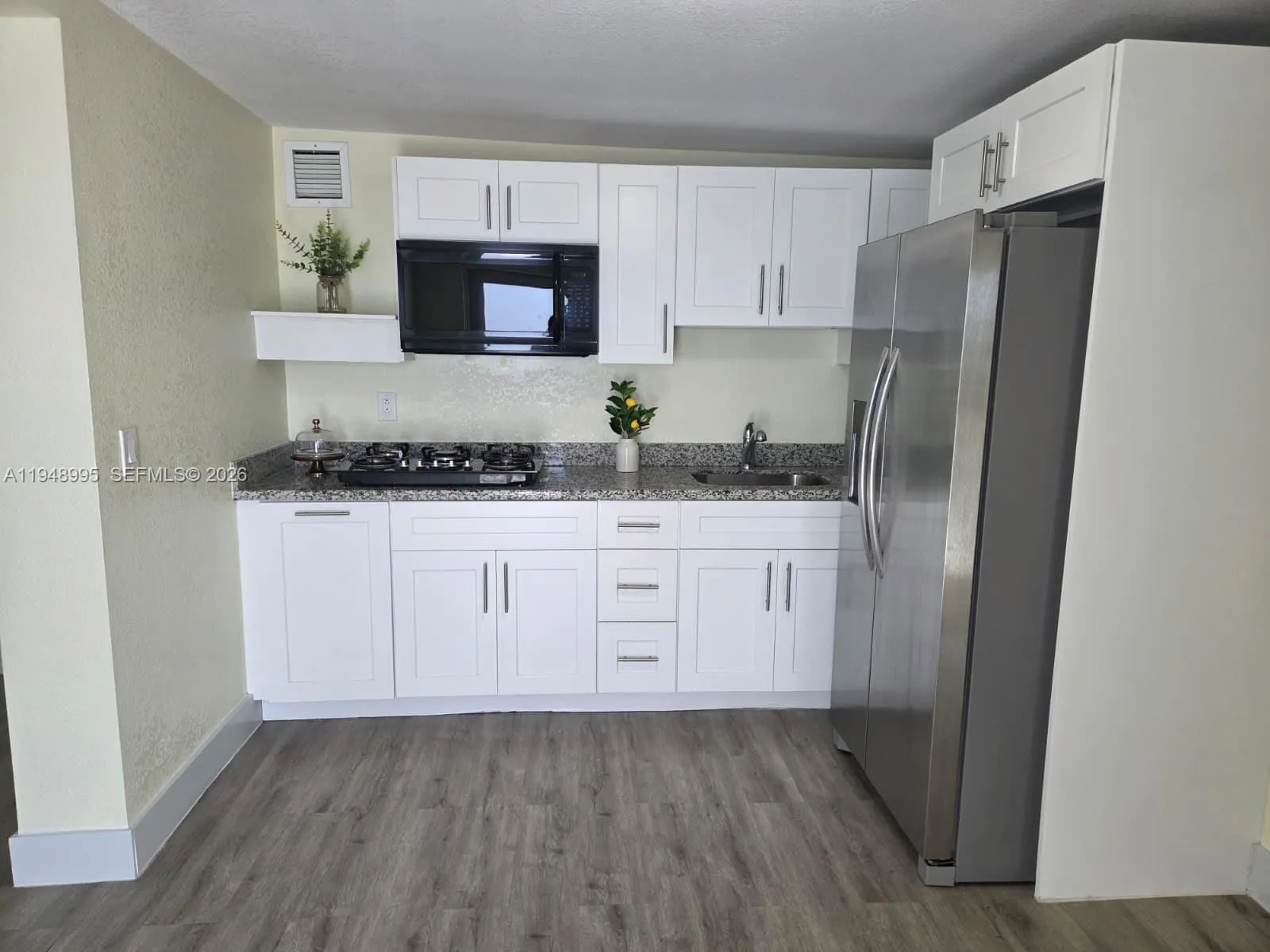 Hialeah, Florida 33012, 1 Bedroom Bedrooms, ,1 BathroomBathrooms,Residential Lease,For Rent,A11948995