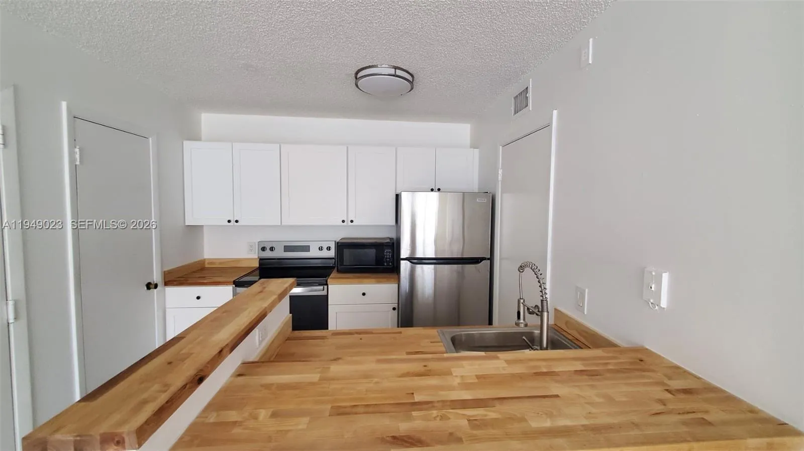 4581 W Mcnab Rd 15, Pompano Beach, Florida 33069, Pompano Beach, Florida 33069, 1 Bedroom Bedrooms, ,1 BathroomBathrooms,Residential Lease,For Rent,4581 W Mcnab Rd 15, Pompano Beach, Florida 33069,A11949023