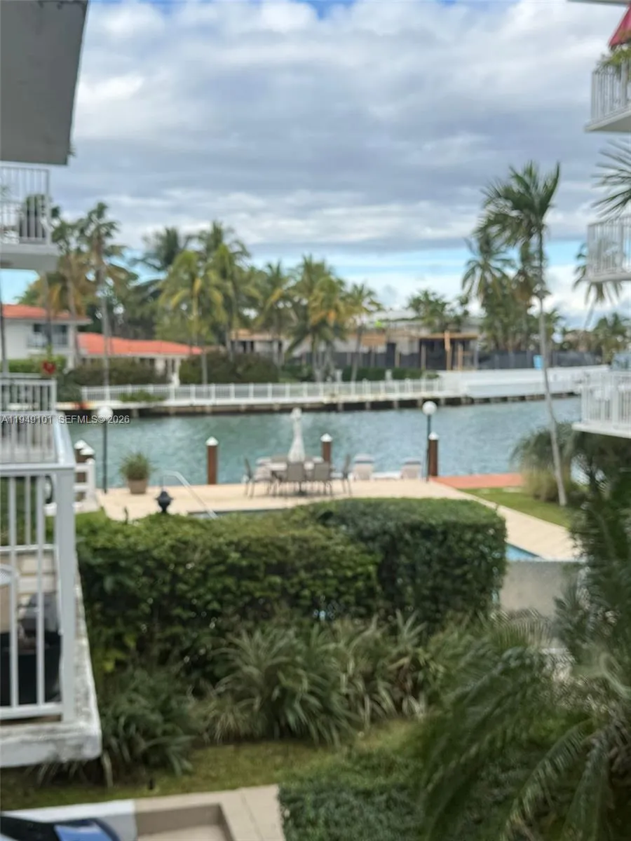10250 W Bay Harbor Dr 2c, Bay Harbor Islands, Flor, Bay Harbor Islands, Florida 33154, 1 Bedroom Bedrooms, ,1 BathroomBathrooms,Residential Lease,For Rent,10250 W Bay Harbor Dr 2c, Bay Harbor Islands, Flor,A11949101