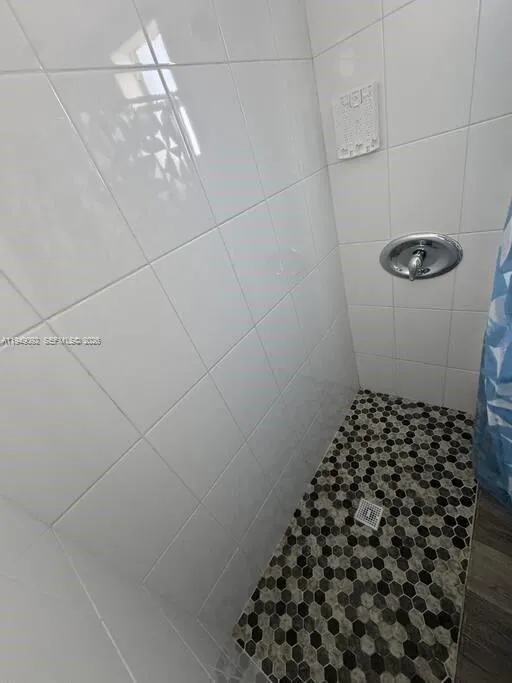 7638 N Miami Avenue 4, Miami, Florida 33150, Miami, Florida 33150, 1 Bedroom Bedrooms, ,1 BathroomBathrooms,Residential Lease,For Rent,7638 N Miami Avenue 4, Miami, Florida 33150,A11949092