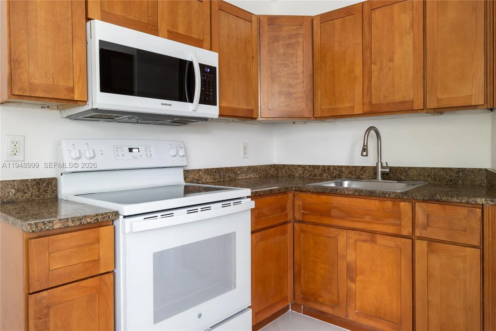 979 Sw 10th St 4, Miami, Florida 33130, Miami, Florida 33130, 1 Bedroom Bedrooms, ,1 BathroomBathrooms,Residential Lease,For Rent,979 Sw 10th St 4, Miami, Florida 33130,A11948999 979 Sw 10th St 4, Miami, Florida 33130, Miami, Florida 33130, 1 Bedroom Bedrooms, ,1 BathroomBathrooms,Residential Lease,For Rent,979 Sw 10th St 4, Miami, Florida 33130,A11948999