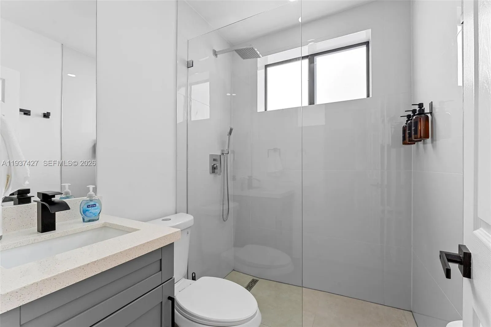1144 Sw 4th St 8, Miami, Florida 33130, Miami, Florida 33130, 2 Bedrooms Bedrooms, ,1 BathroomBathrooms,Residential Lease,For Rent,1144 Sw 4th St 8, Miami, Florida 33130,A11937427