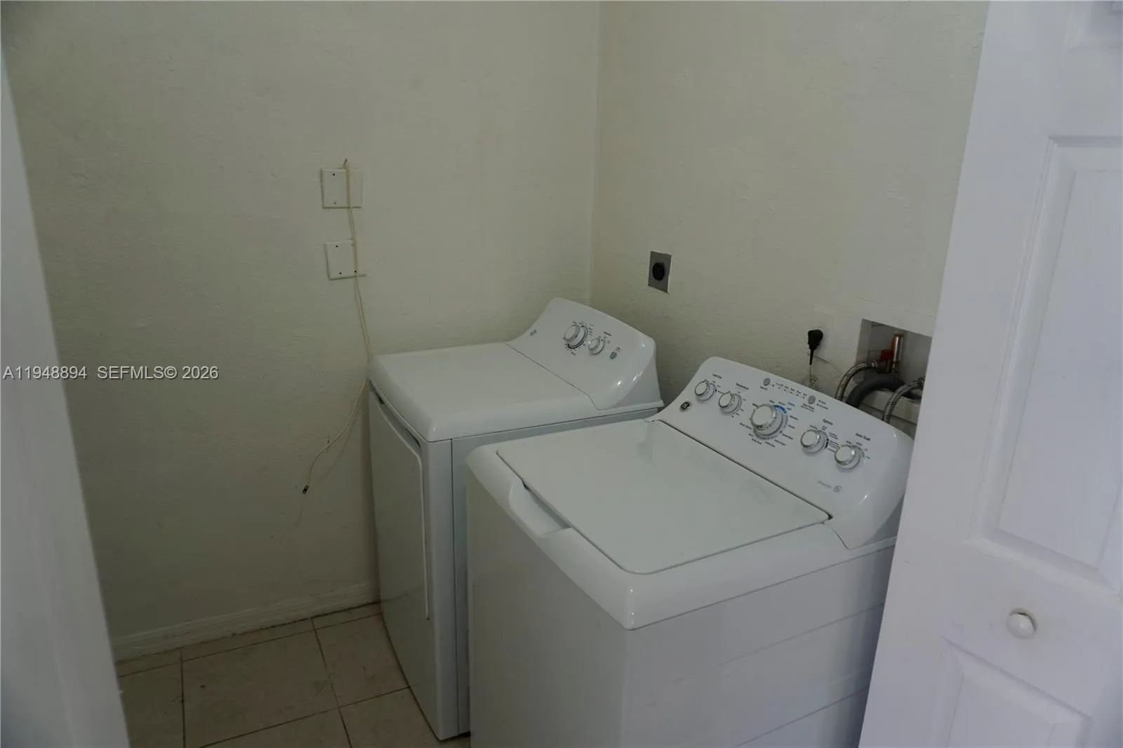 18213 Sw 109th Path, Miami, Florida 33157, Miami, Florida 33157, 3 Bedrooms Bedrooms, ,2 BathroomsBathrooms,Residential,For Sale,18213 Sw 109th Path, Miami, Florida 33157,A11948894