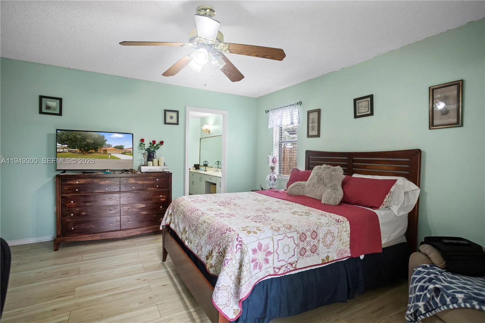 15824 Cotswold Ct, Davie, Florida 33331, Davie, Florida 33331, 4 Bedrooms Bedrooms, ,3 BathroomsBathrooms,Residential,For Sale,15824 Cotswold Ct, Davie, Florida 33331,A11949300