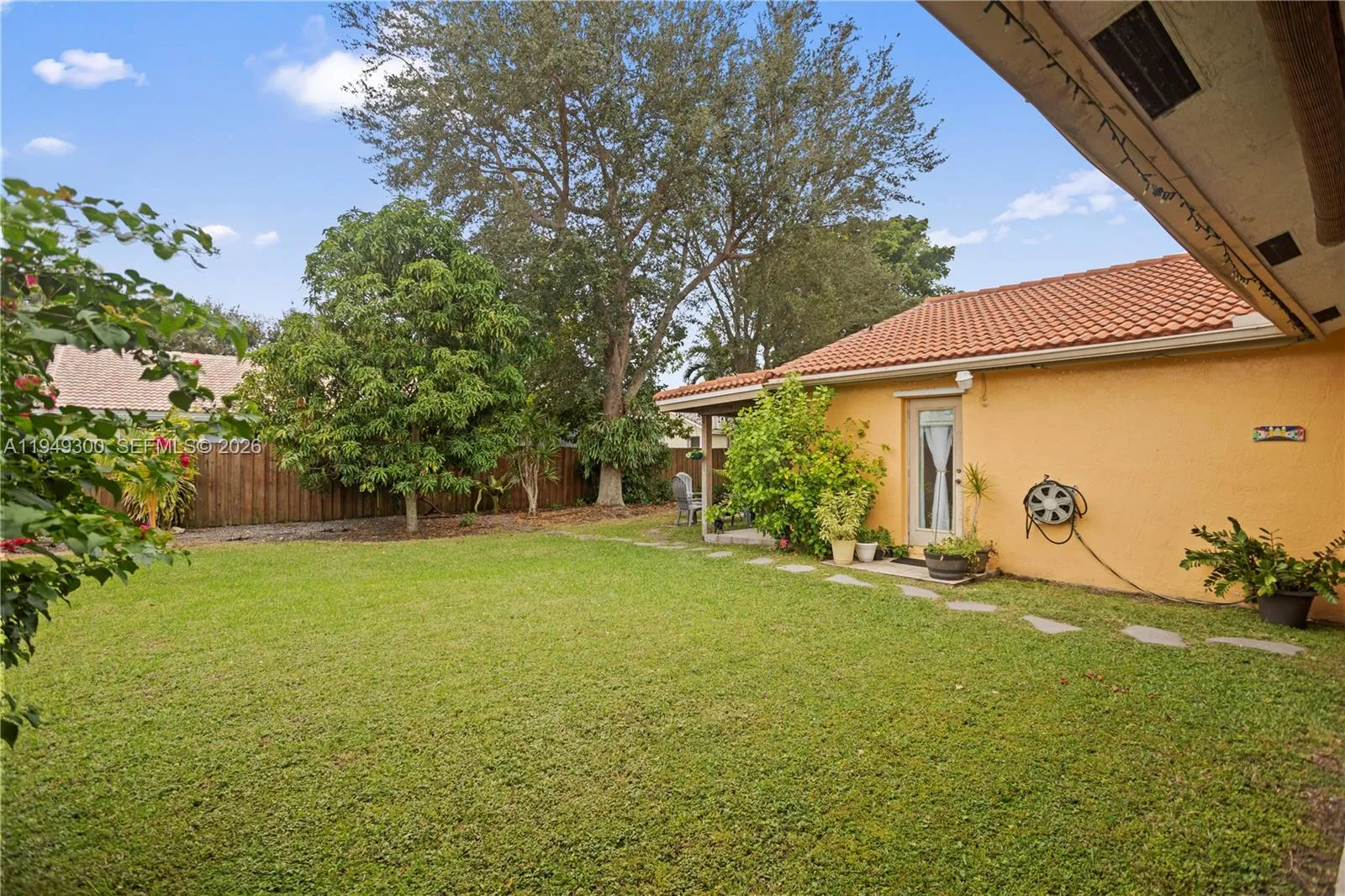 15824 Cotswold Ct, Davie, Florida 33331, Davie, Florida 33331, 4 Bedrooms Bedrooms, ,3 BathroomsBathrooms,Residential,For Sale,15824 Cotswold Ct, Davie, Florida 33331,A11949300