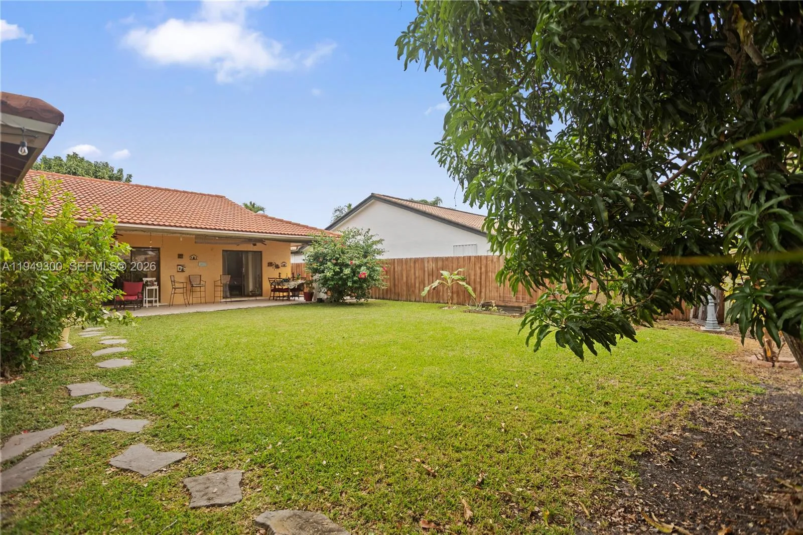 15824 Cotswold Ct, Davie, Florida 33331, Davie, Florida 33331, 4 Bedrooms Bedrooms, ,3 BathroomsBathrooms,Residential,For Sale,15824 Cotswold Ct, Davie, Florida 33331,A11949300