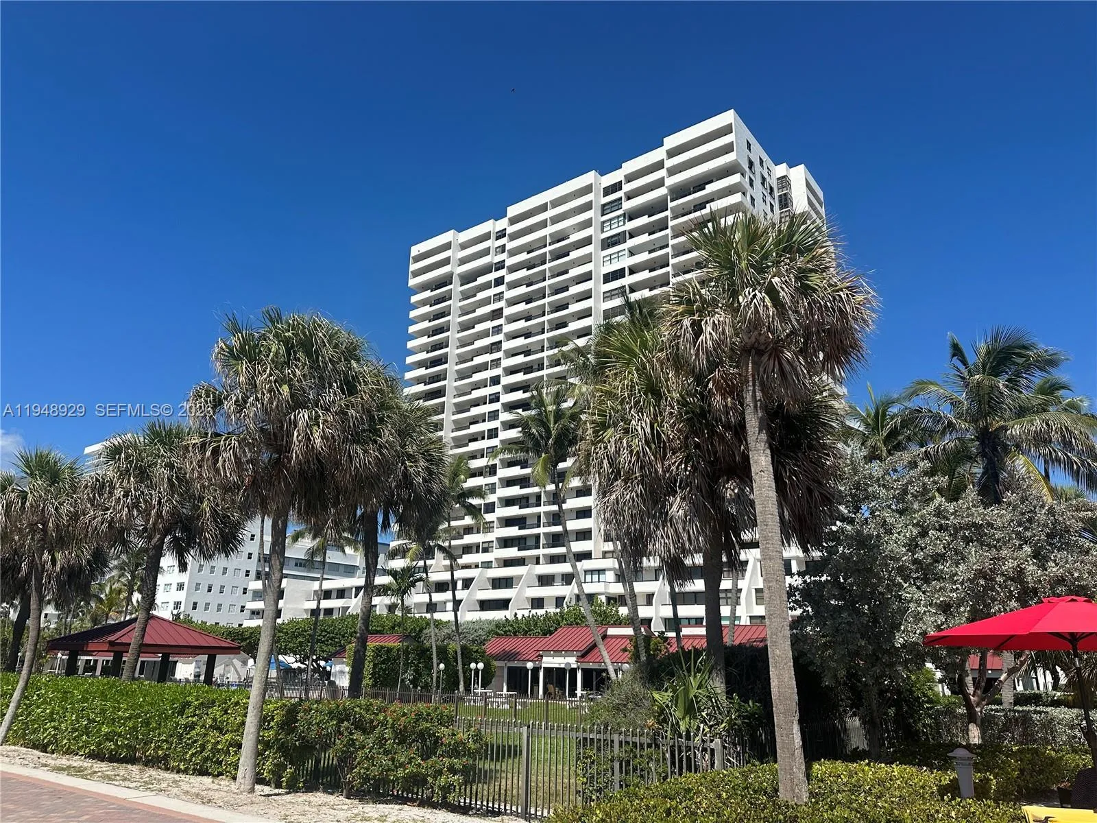 2555 Collins Ave C4, Miami Beach, Florida 33140, Miami Beach, Florida 33140, ,Commercial Lease,For Rent,2555 Collins Ave C4, Miami Beach, Florida 33140,A11948929