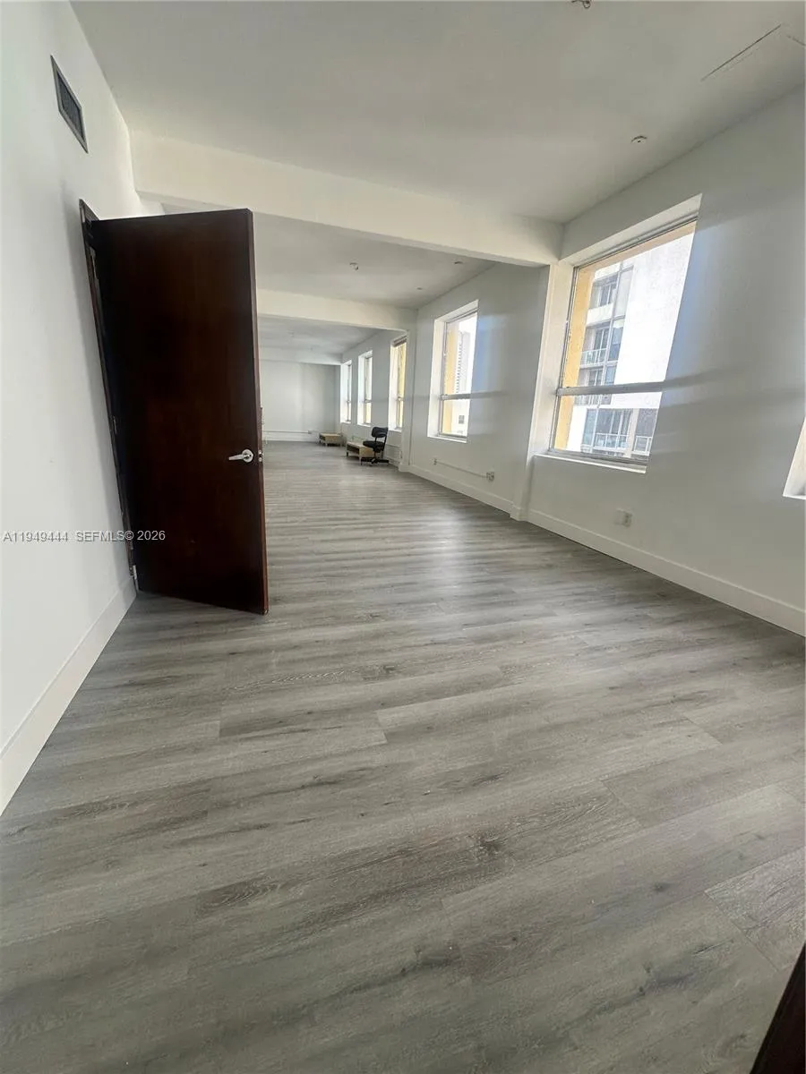 168 Se 1st St 1200, Miami, Florida 33131, Miami, Florida 33131, ,Commercial Lease,For Rent,168 Se 1st St 1200, Miami, Florida 33131,A11949444