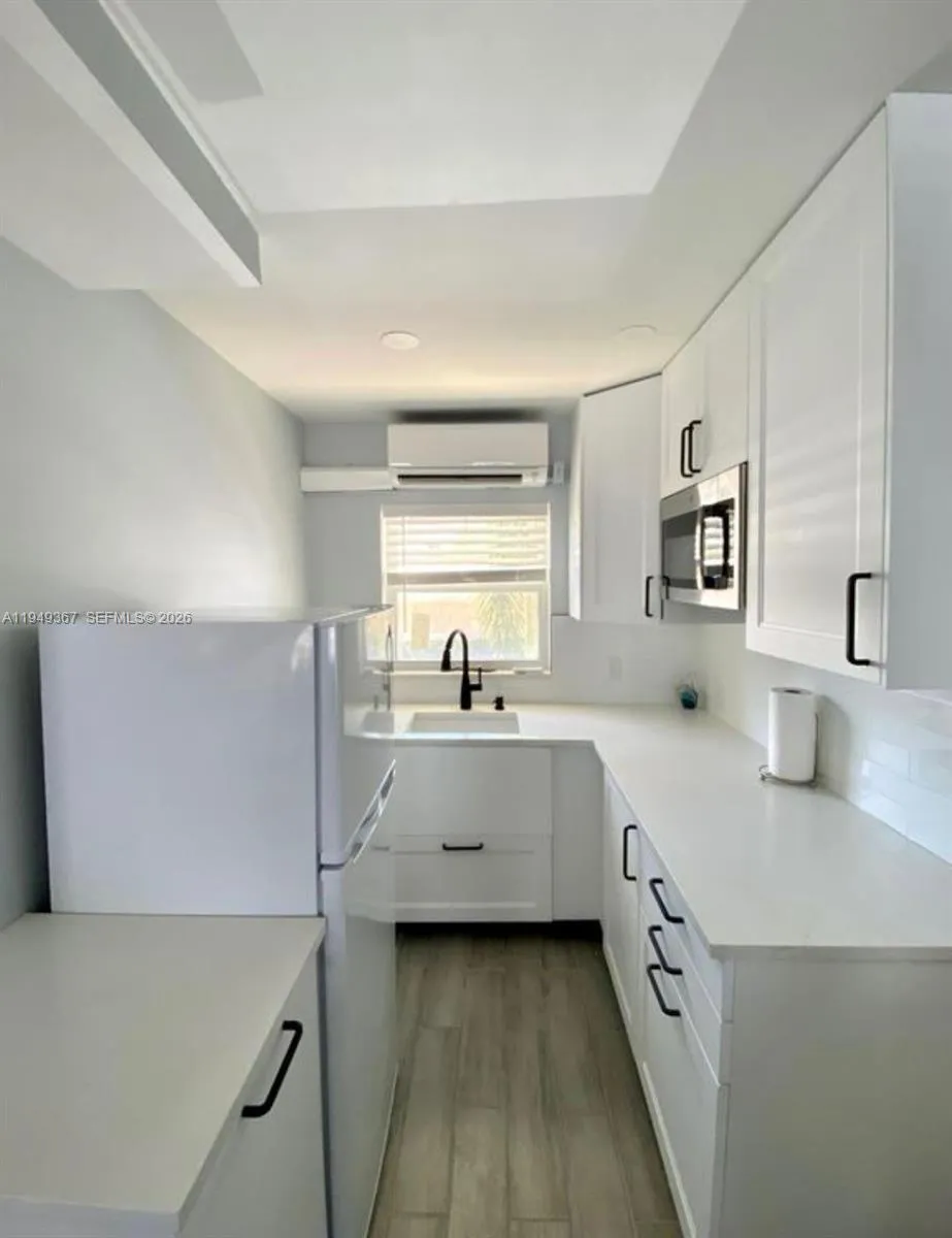 2508 Bay Dr 12, Pompano Beach, Florida 33062, Pompano Beach, Florida 33062, 1 Bedroom Bedrooms, ,1 BathroomBathrooms,Residential,For Sale,2508 Bay Dr 12, Pompano Beach, Florida 33062,A11949367