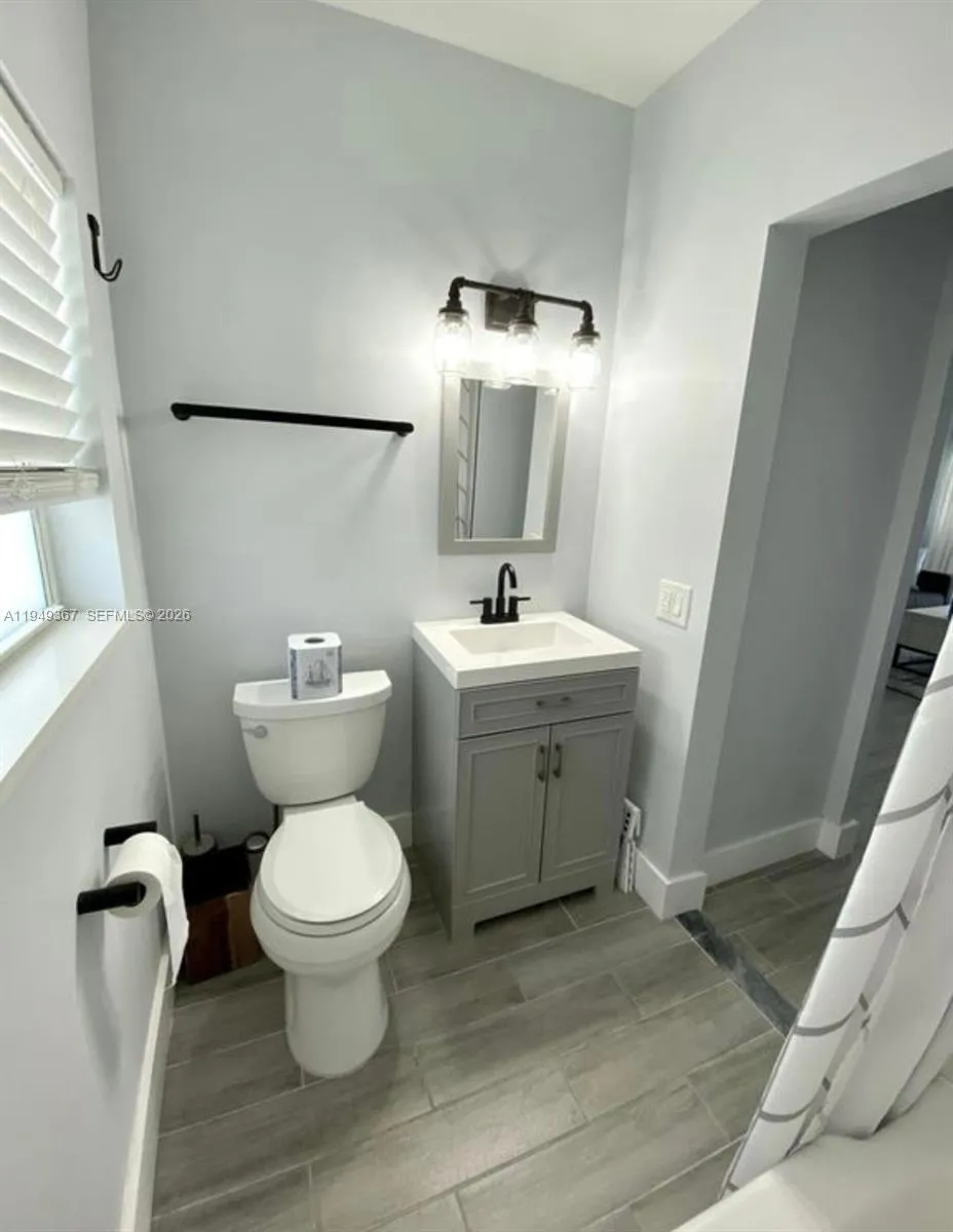 2508 Bay Dr 12, Pompano Beach, Florida 33062, Pompano Beach, Florida 33062, 1 Bedroom Bedrooms, ,1 BathroomBathrooms,Residential,For Sale,2508 Bay Dr 12, Pompano Beach, Florida 33062,A11949367