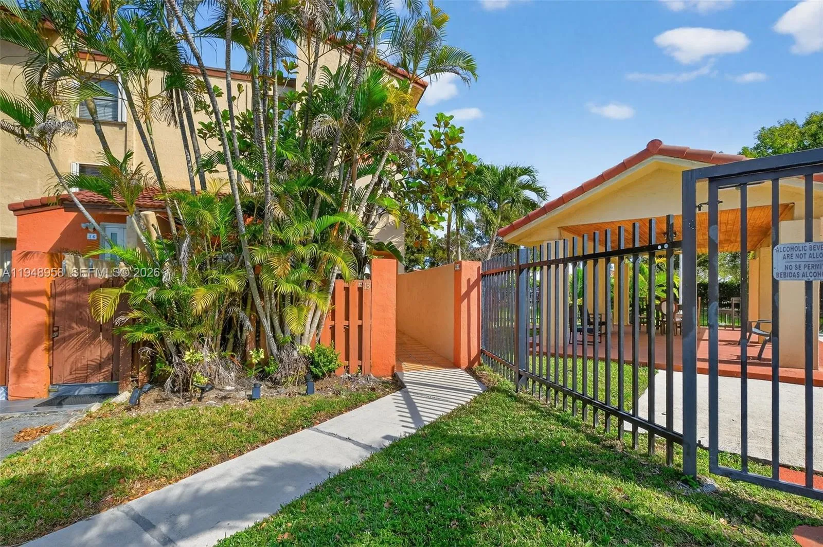 9937 Nw 9th St. Cir. 13-19, Miami, Florida 33172, Miami, Florida 33172, 3 Bedrooms Bedrooms, ,2 BathroomsBathrooms,Residential,For Sale,9937 Nw 9th St. Cir. 13-19, Miami, Florida 33172,A11948958