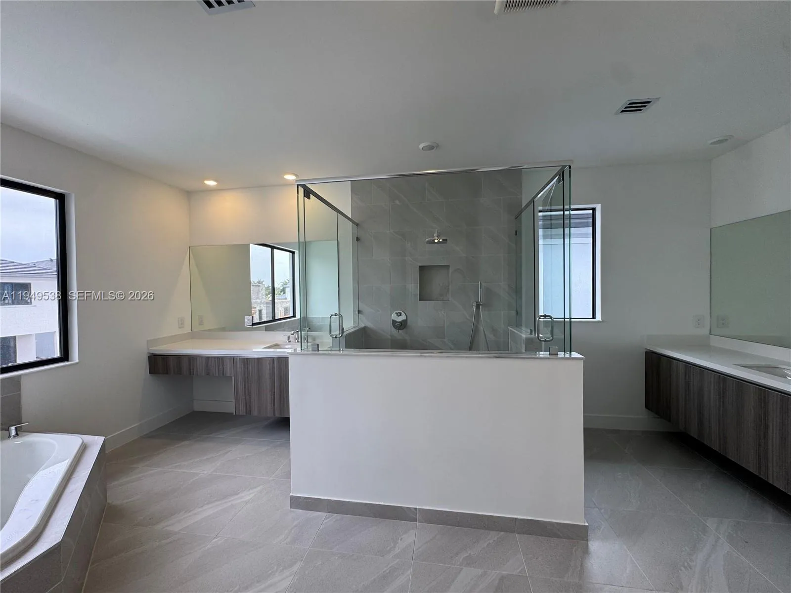 19670 Ne 14th Ct 19670, Miami, Florida 33179, Miami, Florida 33179, 6 Bedrooms Bedrooms, ,4 BathroomsBathrooms,Residential Lease,For Rent,19670 Ne 14th Ct 19670, Miami, Florida 33179,A11949538