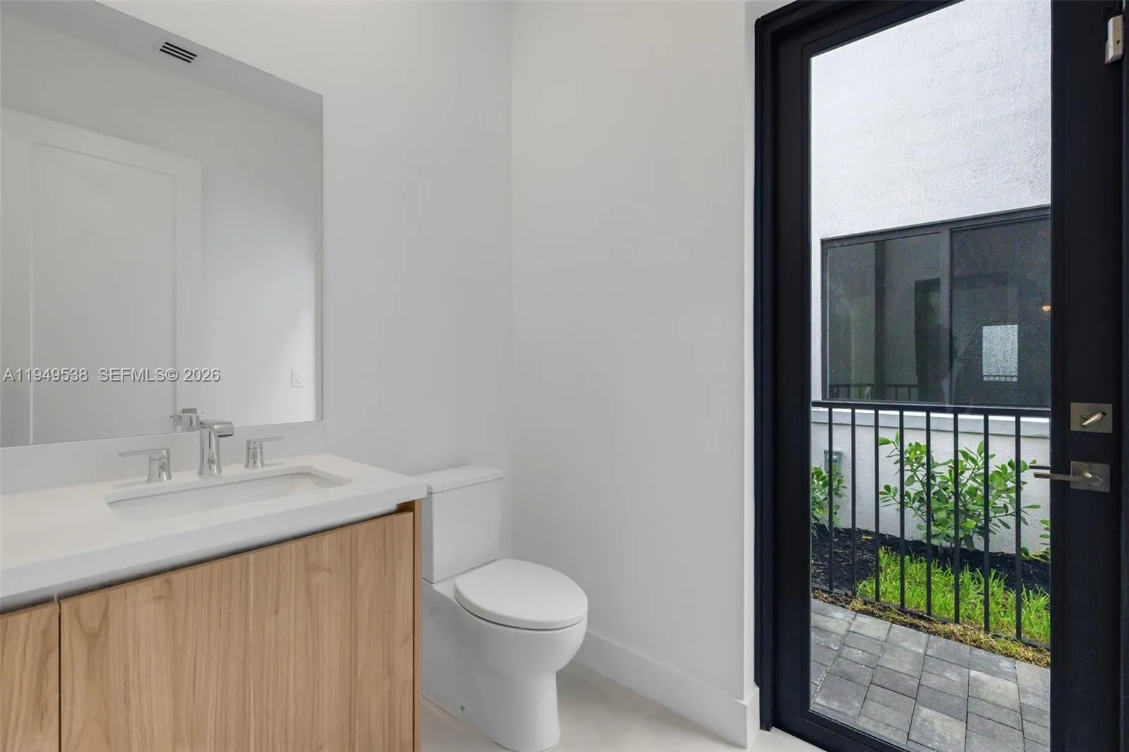 19670 Ne 14th Ct 19670, Miami, Florida 33179, Miami, Florida 33179, 5 Bedrooms Bedrooms, ,4 BathroomsBathrooms,Residential Lease,For Rent,19670 Ne 14th Ct 19670, Miami, Florida 33179,A11949538