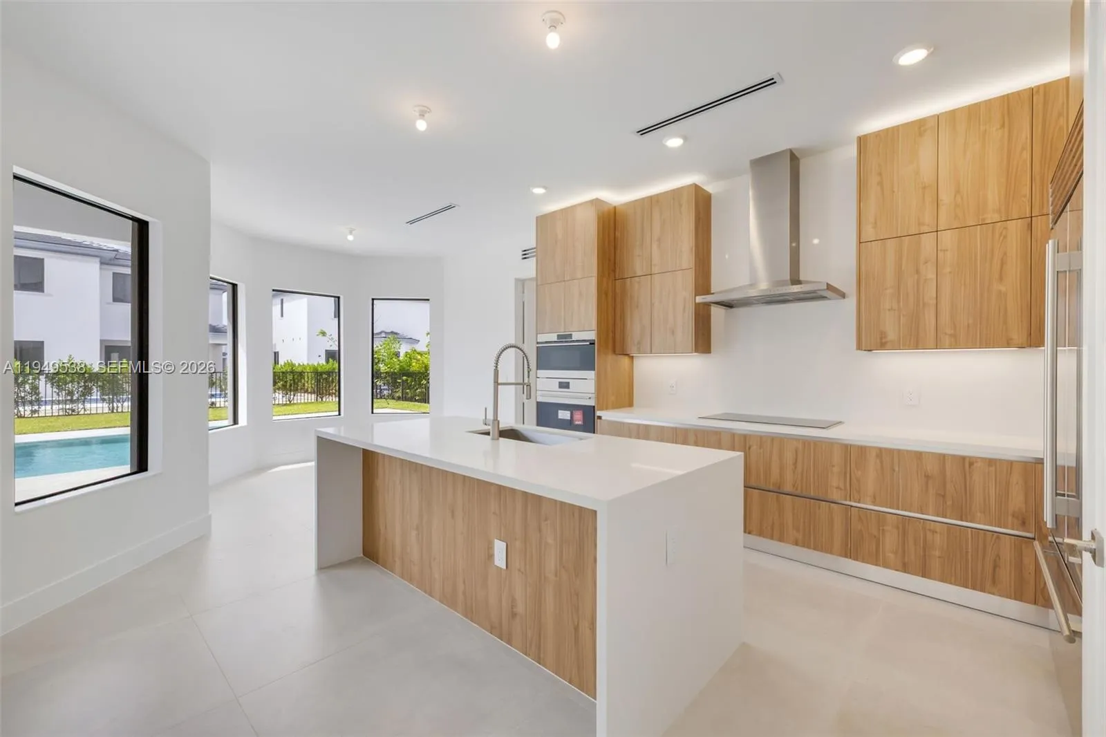 19670 Ne 14th Ct 19670, Miami, Florida 33179, Miami, Florida 33179, 5 Bedrooms Bedrooms, ,4 BathroomsBathrooms,Residential Lease,For Rent,19670 Ne 14th Ct 19670, Miami, Florida 33179,A11949538