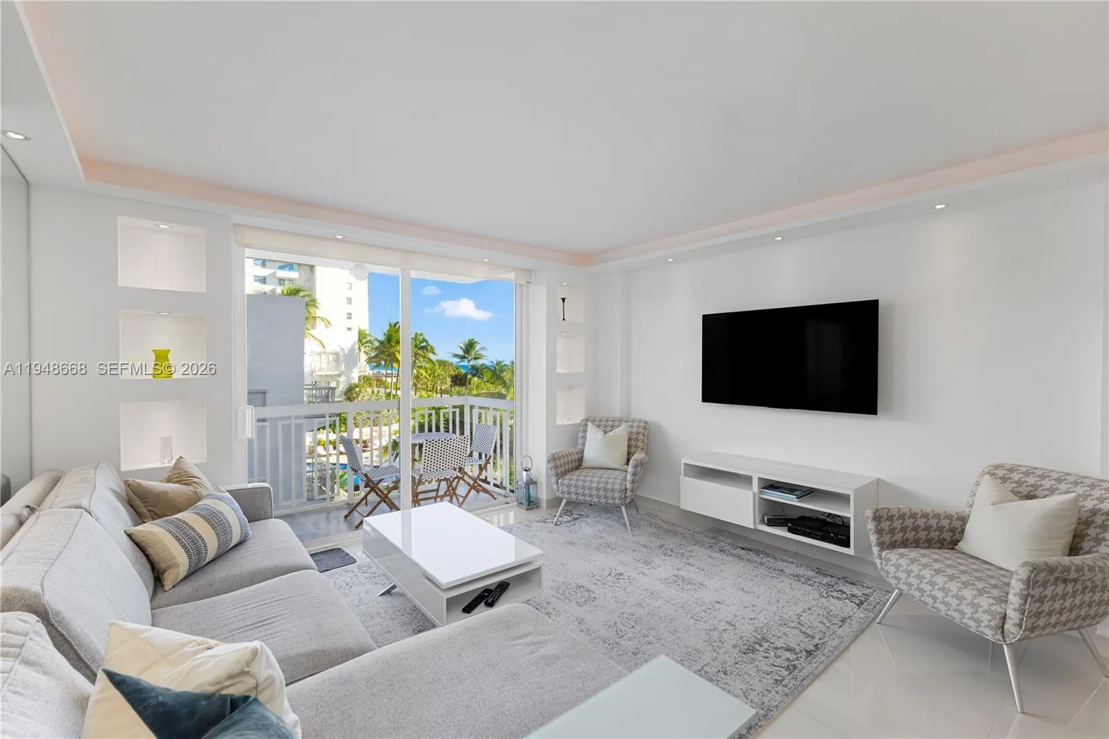 401 Ocean Dr 421, Miami Beach, Florida 33139, Miami Beach, Florida 33139, 1 Bedroom Bedrooms, ,1 BathroomBathrooms,Residential,For Sale,401 Ocean Dr 421, Miami Beach, Florida 33139,A11948668