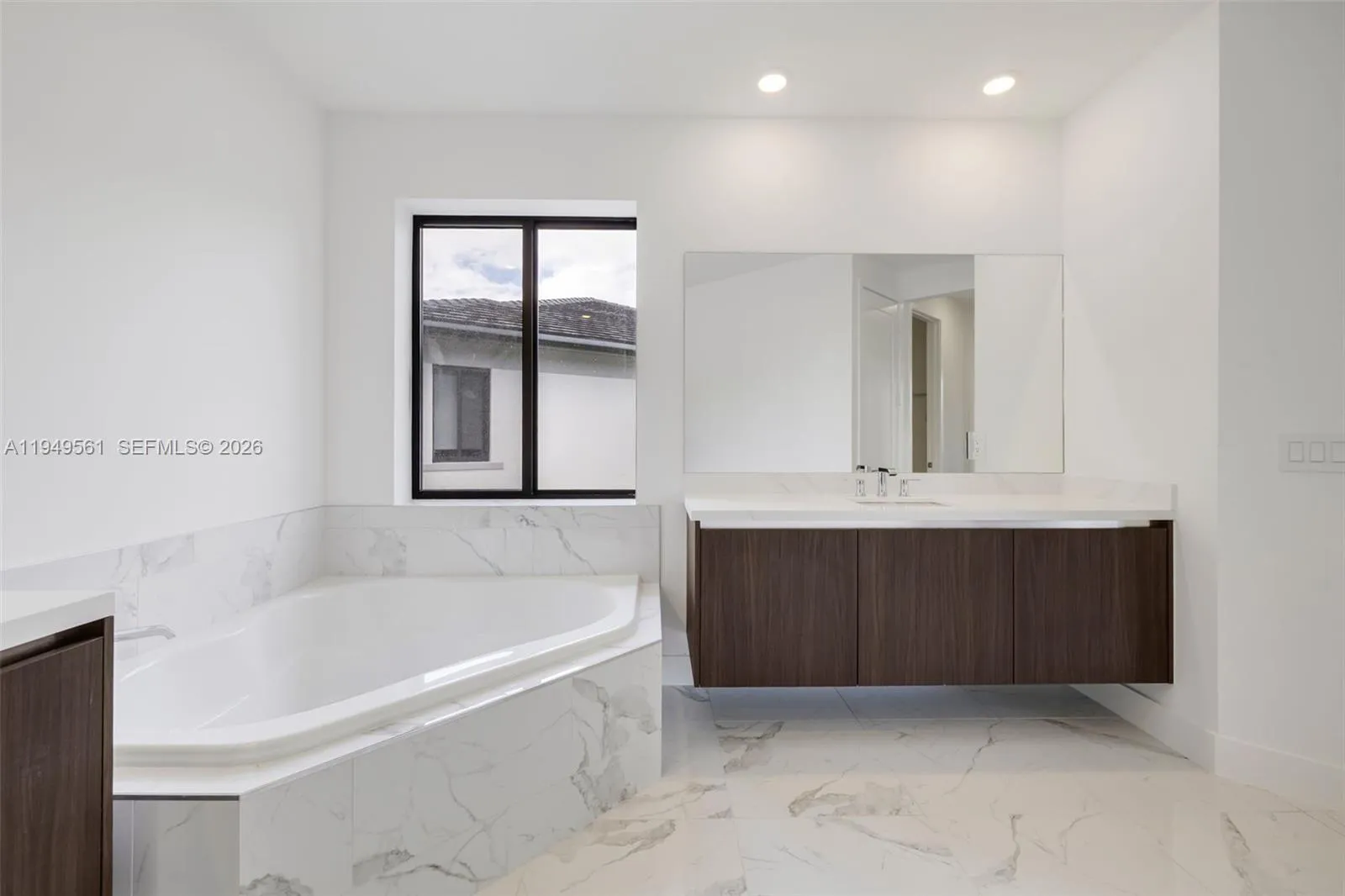 19749 Ne 16th Pl 19749, Miami, Florida 33179, Miami, Florida 33179, 5 Bedrooms Bedrooms, ,3 BathroomsBathrooms,Residential Lease,For Rent,19749 Ne 16th Pl 19749, Miami, Florida 33179,A11949561