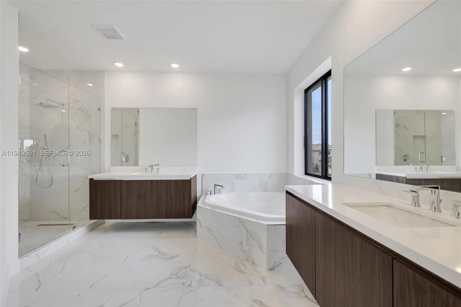 19749 Ne 16th Pl 19749, Miami, Florida 33179, Miami, Florida 33179, 5 Bedrooms Bedrooms, ,3 BathroomsBathrooms,Residential Lease,For Rent,19749 Ne 16th Pl 19749, Miami, Florida 33179,A11949561