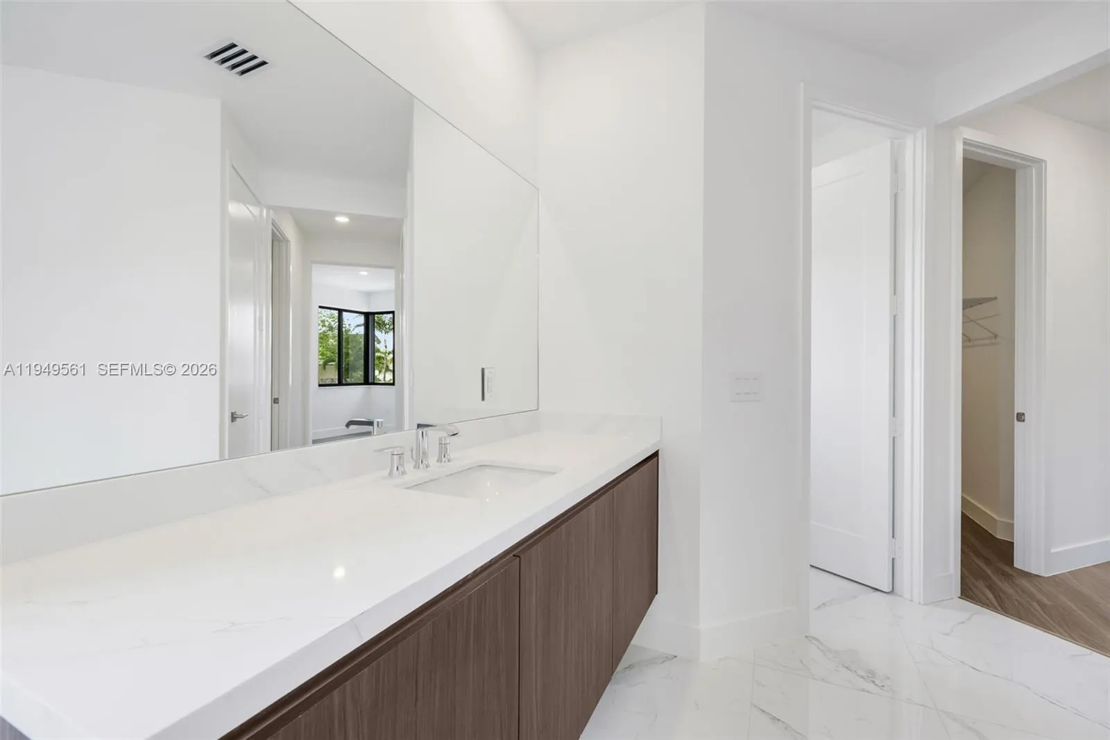 19749 Ne 16th Pl 19749, Miami, Florida 33179, Miami, Florida 33179, 5 Bedrooms Bedrooms, ,3 BathroomsBathrooms,Residential Lease,For Rent,19749 Ne 16th Pl 19749, Miami, Florida 33179,A11949561