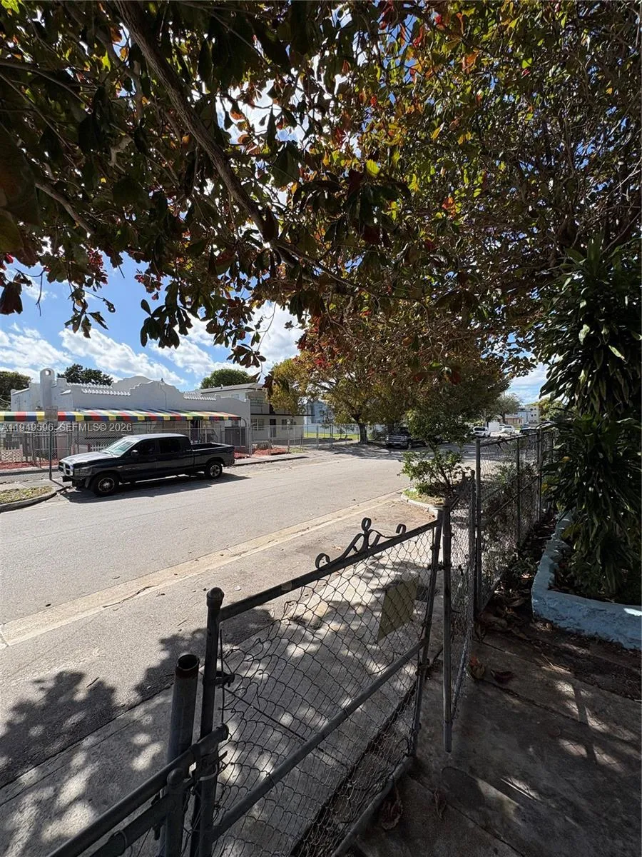 2341 Sw 9th St, Miami, Florida 33135, Miami, Florida 33135, ,Residential Income,For Sale,2341 Sw 9th St, Miami, Florida 33135,A11949596