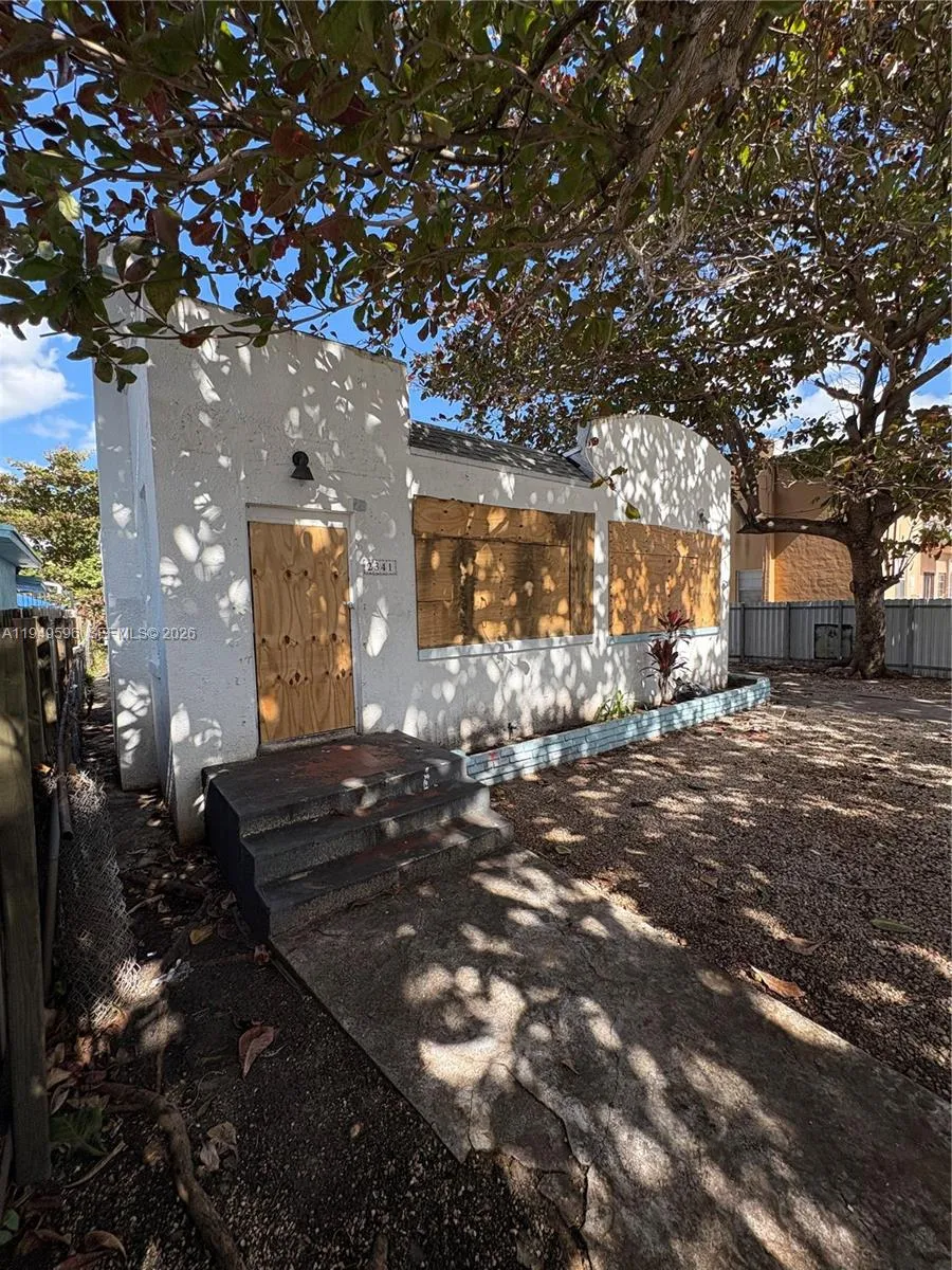 2341 Sw 9th St, Miami, Florida 33135, Miami, Florida 33135, ,Residential Income,For Sale,2341 Sw 9th St, Miami, Florida 33135,A11949596