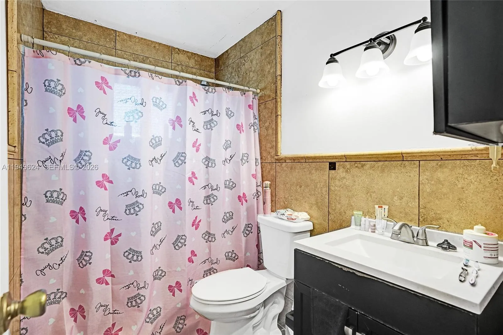 901 Nw 34th Ave, Miami, Florida 33125, Miami, Florida 33125, ,Residential Income,For Sale,901 Nw 34th Ave, Miami, Florida 33125,A11949624