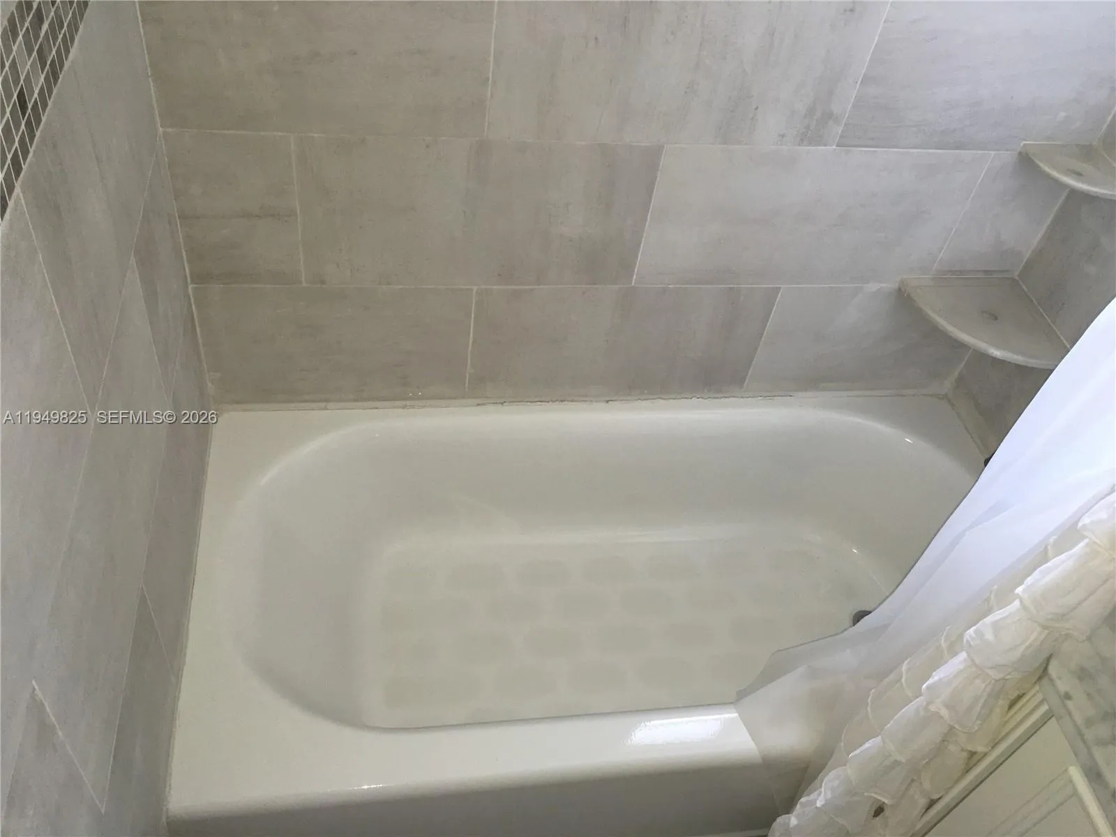 661 Sw 11th St 22w, Miami, Florida 33129, Miami, Florida 33129, 2 Bedrooms Bedrooms, ,1 BathroomBathrooms,Residential Lease,For Rent,661 Sw 11th St 22w, Miami, Florida 33129,A11949825