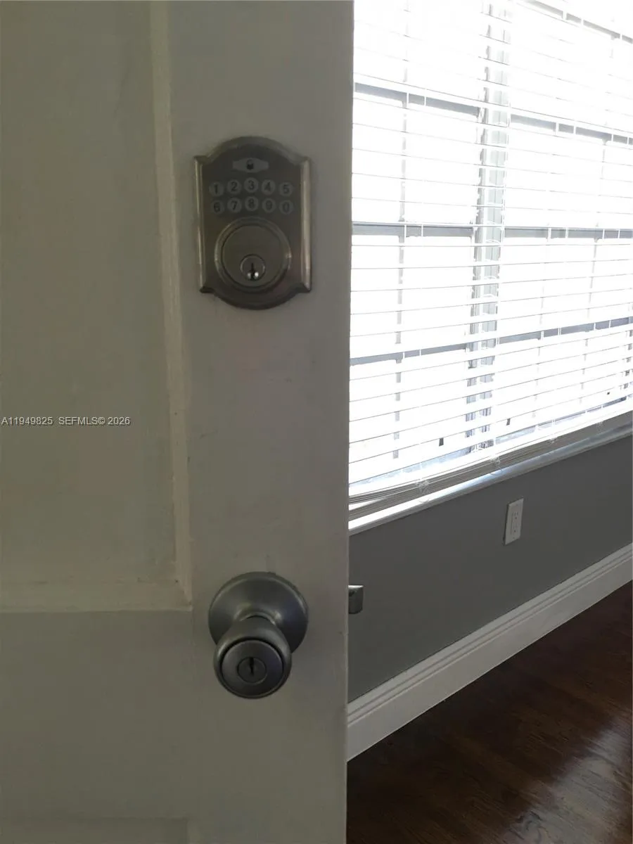 661 Sw 11th St 22w, Miami, Florida 33129, Miami, Florida 33129, 2 Bedrooms Bedrooms, ,1 BathroomBathrooms,Residential Lease,For Rent,661 Sw 11th St 22w, Miami, Florida 33129,A11949825