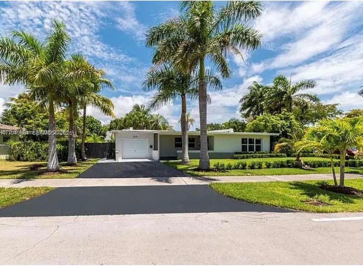 2075 S Hibiscus Dr, North Miami, Florida 33181, North Miami, Florida 33181, 3 Bedrooms Bedrooms, ,3 BathroomsBathrooms,Residential,For Sale,2075 S Hibiscus Dr, North Miami, Florida 33181,A11949681