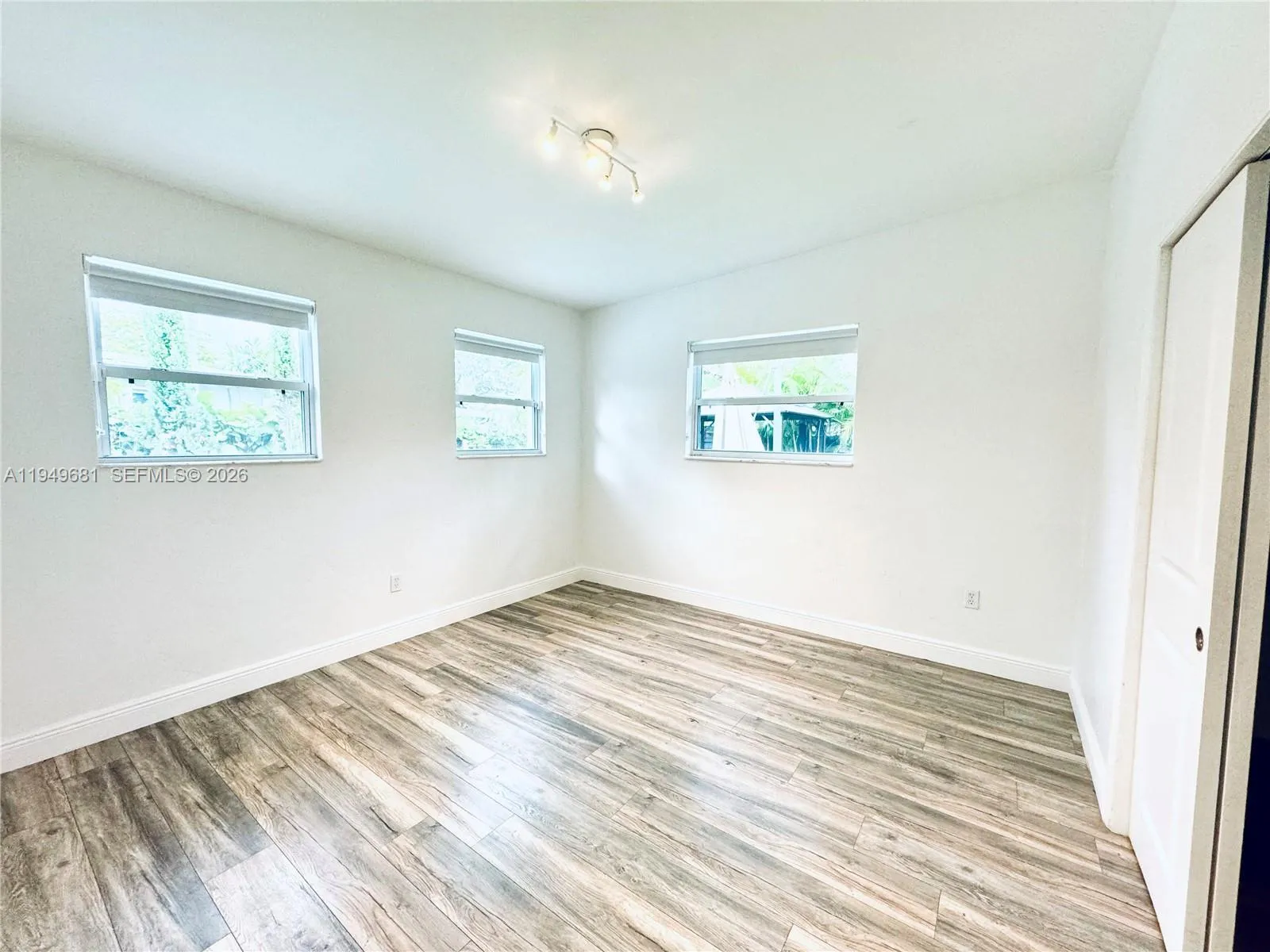 2075 S Hibiscus Dr, North Miami, Florida 33181, North Miami, Florida 33181, 3 Bedrooms Bedrooms, ,3 BathroomsBathrooms,Residential,For Sale,2075 S Hibiscus Dr, North Miami, Florida 33181,A11949681