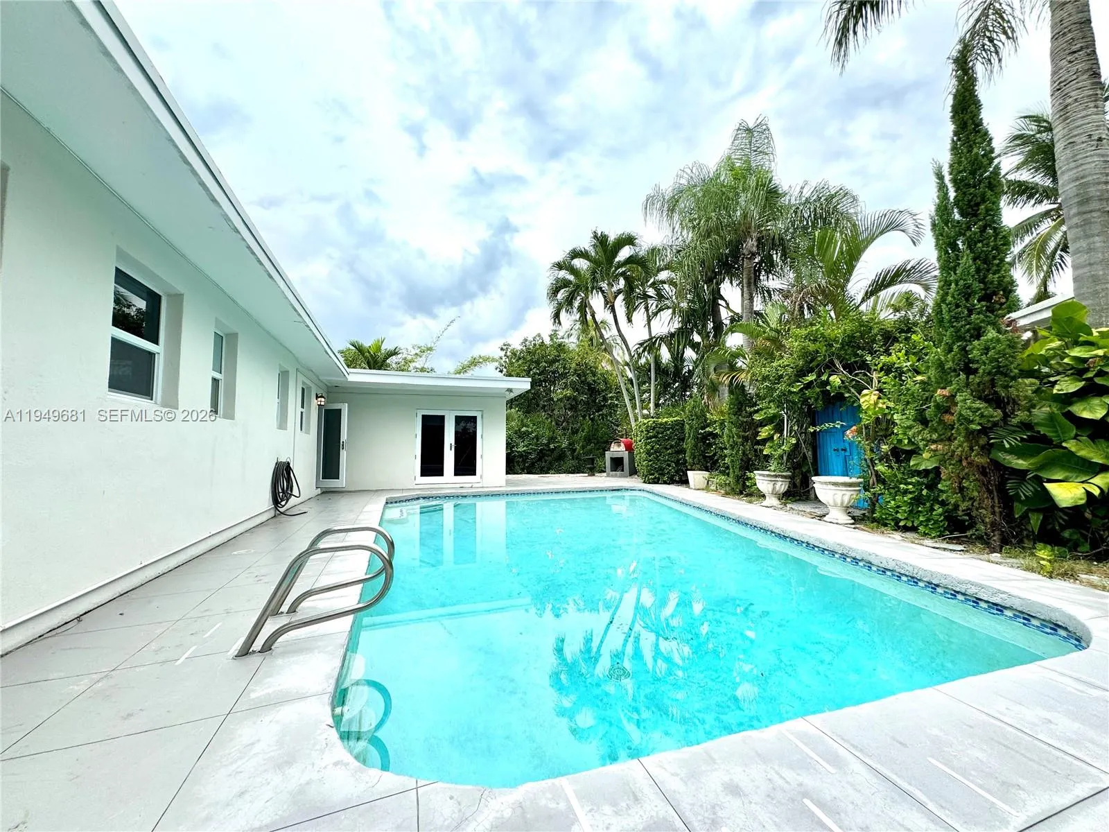 2075 S Hibiscus Dr, North Miami, Florida 33181, North Miami, Florida 33181, 3 Bedrooms Bedrooms, ,3 BathroomsBathrooms,Residential,For Sale,2075 S Hibiscus Dr, North Miami, Florida 33181,A11949681