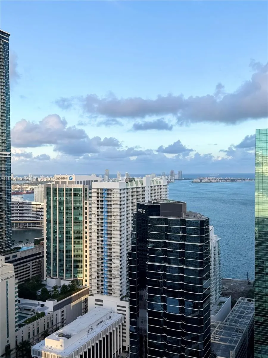 1300 S Miami Ave 4004, Miami, Florida 33130, Miami, Florida 33130, 1 Bedroom Bedrooms, ,1 BathroomBathrooms,Residential Lease,For Rent,1300 S Miami Ave 4004, Miami, Florida 33130,A11949943