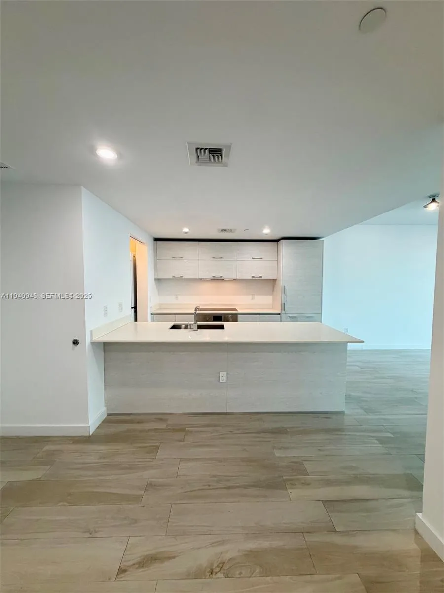 1300 S Miami Ave 4004, Miami, Florida 33130, Miami, Florida 33130, 1 Bedroom Bedrooms, ,1 BathroomBathrooms,Residential Lease,For Rent,1300 S Miami Ave 4004, Miami, Florida 33130,A11949943