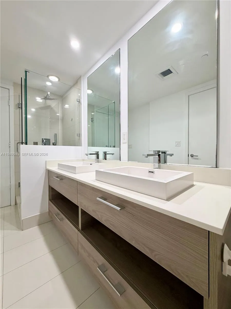 1300 S Miami Ave 4004, Miami, Florida 33130, Miami, Florida 33130, 1 Bedroom Bedrooms, ,1 BathroomBathrooms,Residential Lease,For Rent,1300 S Miami Ave 4004, Miami, Florida 33130,A11949943