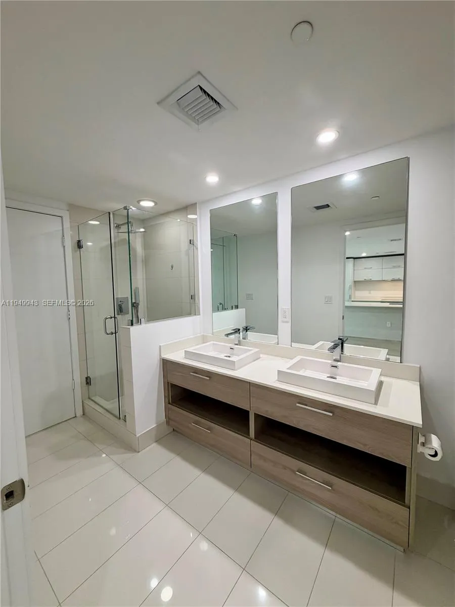 1300 S Miami Ave 4004, Miami, Florida 33130, Miami, Florida 33130, 1 Bedroom Bedrooms, ,1 BathroomBathrooms,Residential Lease,For Rent,1300 S Miami Ave 4004, Miami, Florida 33130,A11949943