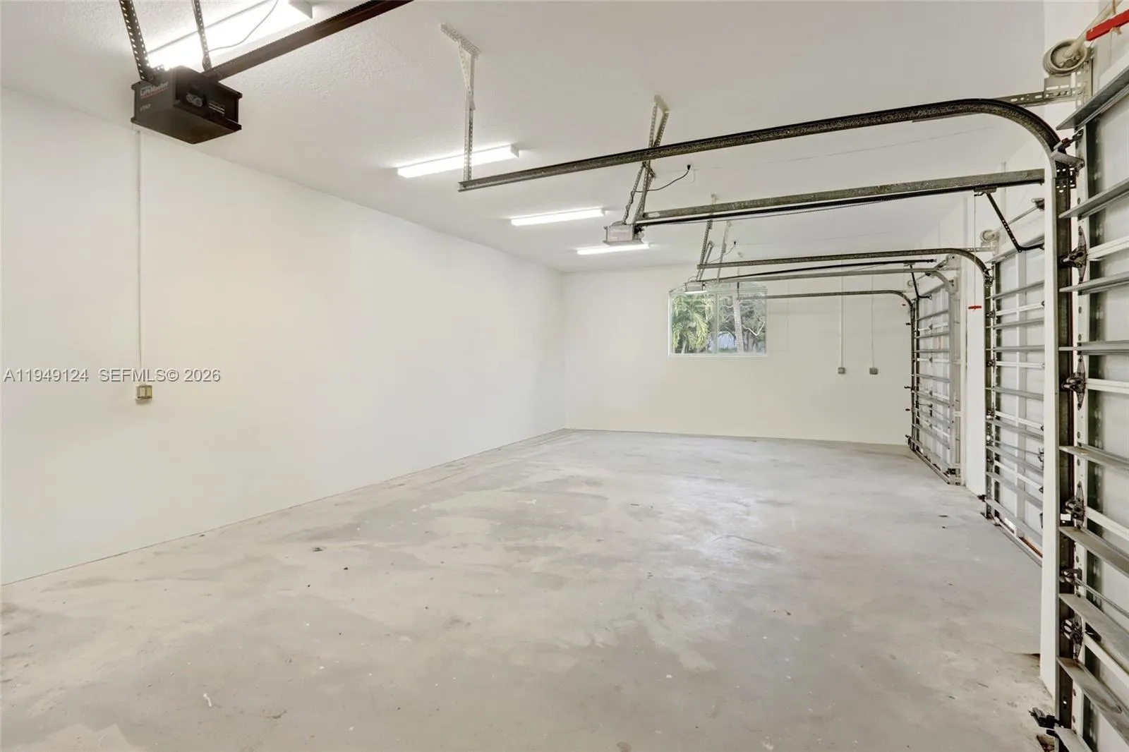 8480 Sw 98th St, Miami, Florida 33156, Miami, Florida 33156, 7 Bedrooms Bedrooms, ,6 BathroomsBathrooms,Residential Lease,For Rent,8480 Sw 98th St, Miami, Florida 33156,A11949124