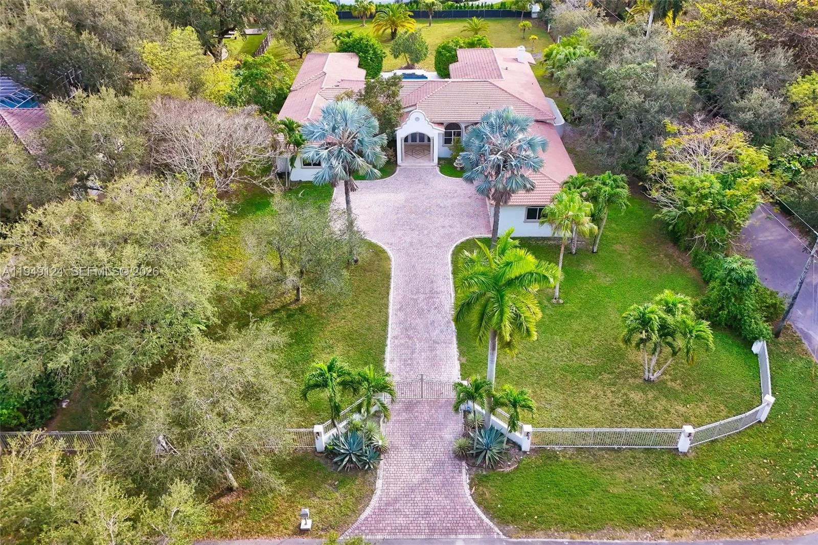 8480 Sw 98th St, Miami, Florida 33156, Miami, Florida 33156, 7 Bedrooms Bedrooms, ,6 BathroomsBathrooms,Residential Lease,For Rent,8480 Sw 98th St, Miami, Florida 33156,A11949124