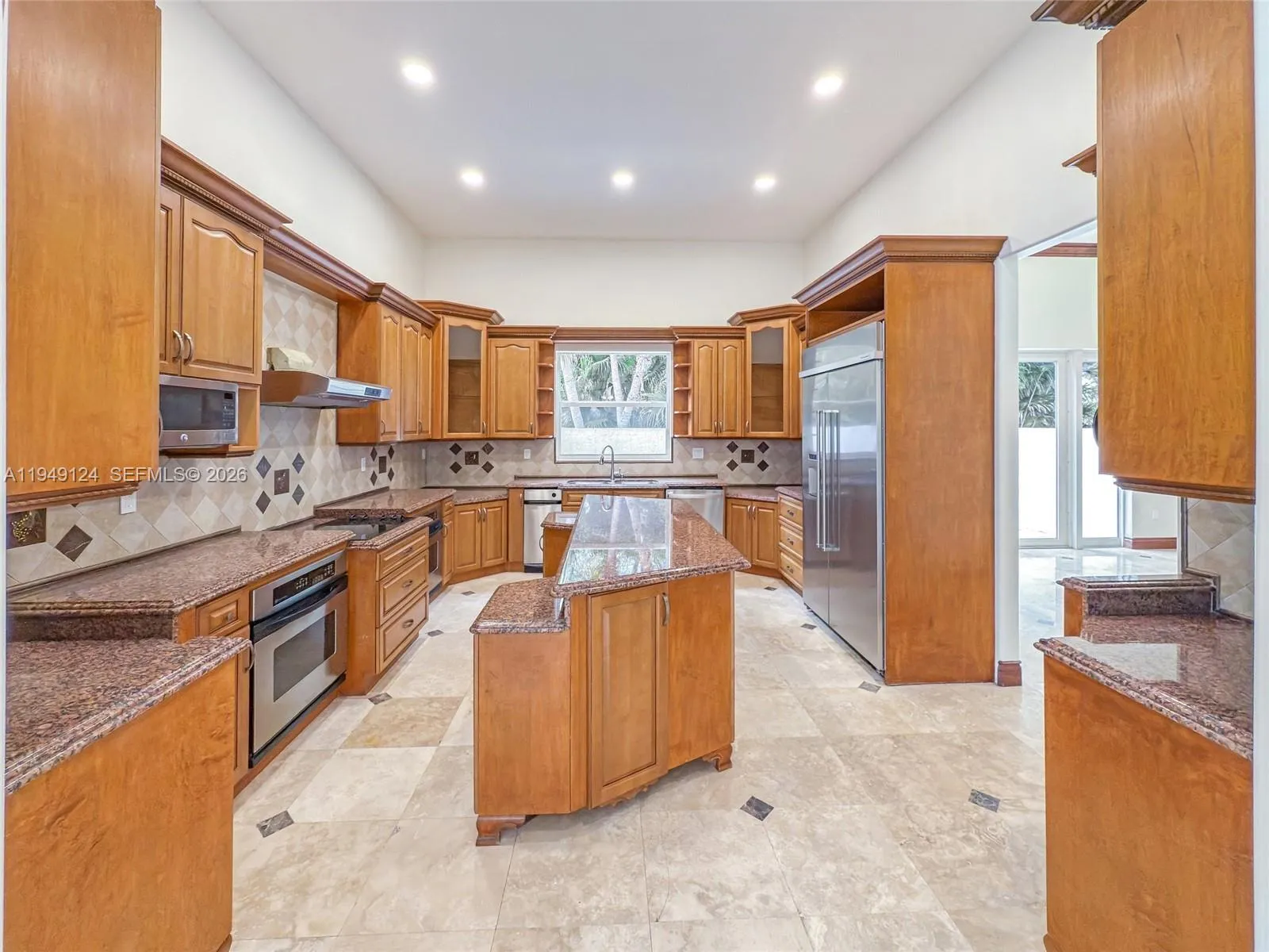 8480 Sw 98th St, Miami, Florida 33156, Miami, Florida 33156, 7 Bedrooms Bedrooms, ,6 BathroomsBathrooms,Residential Lease,For Rent,8480 Sw 98th St, Miami, Florida 33156,A11949124
