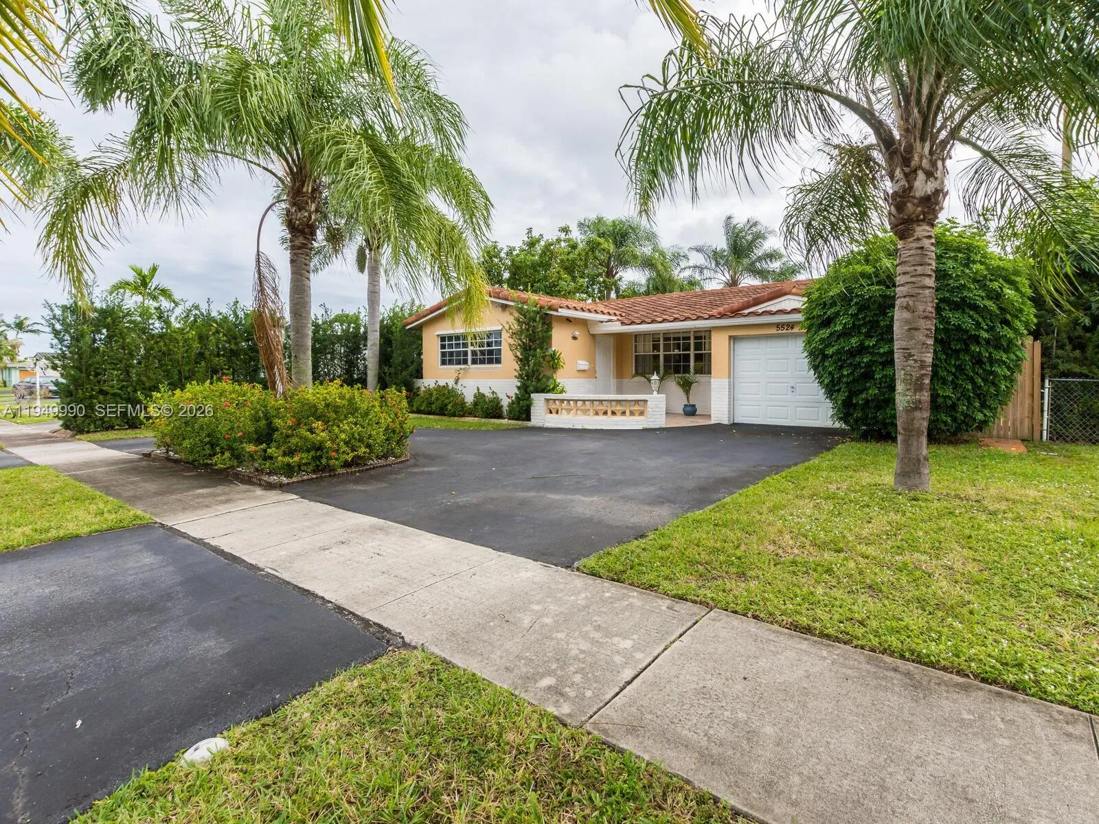 5524 Garfield St, Hollywood, Florida 33021, Hollywood, Florida 33021, 4 Bedrooms Bedrooms, ,3 BathroomsBathrooms,Residential Lease,For Rent,5524 Garfield St, Hollywood, Florida 33021,A11949990