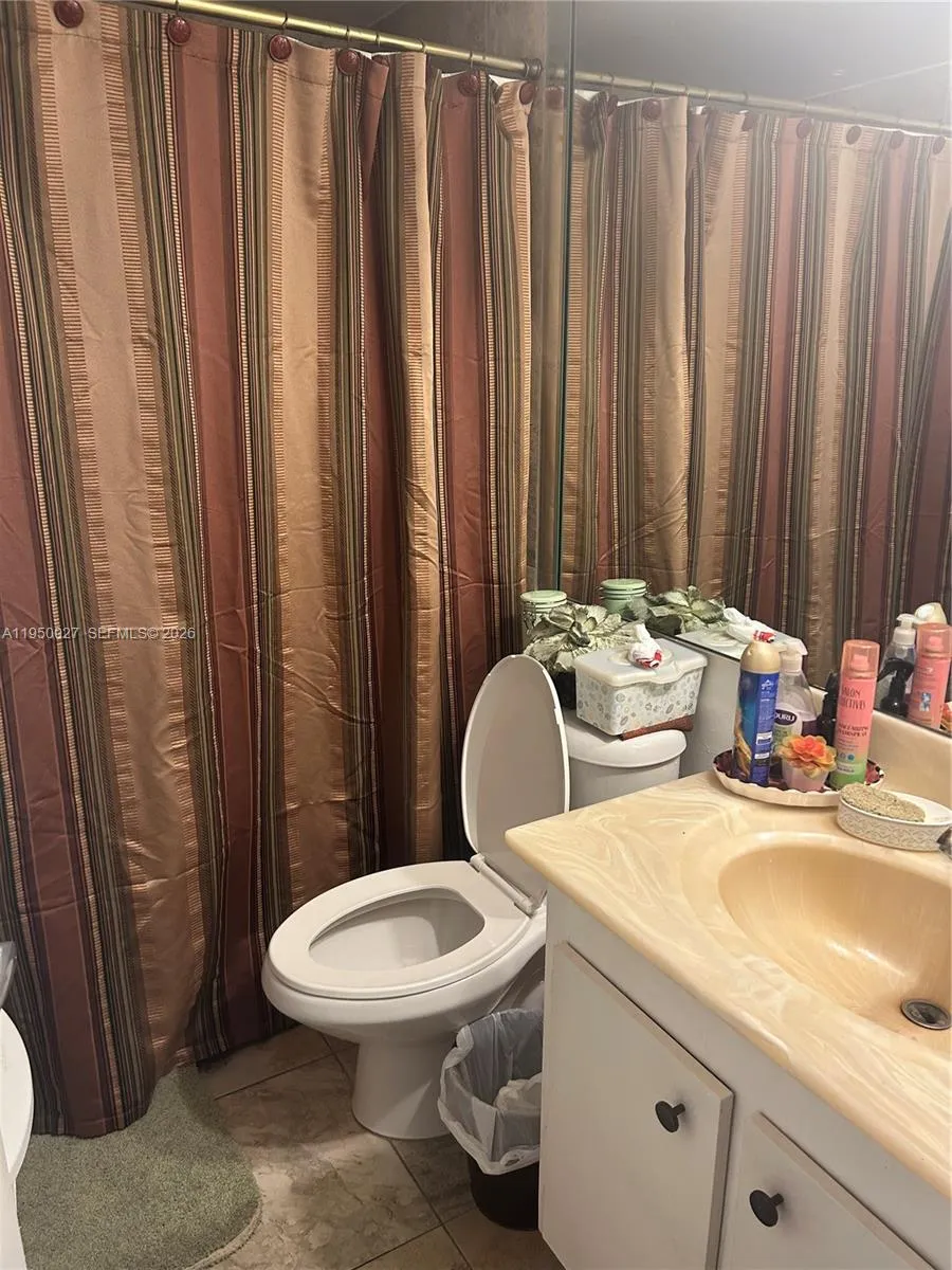 13455 Sw 9th Ct 112j, Pembroke Pines, Florida 3302, Pembroke Pines, Florida 33027, 2 Bedrooms Bedrooms, ,1 BathroomBathrooms,Residential,For Sale,13455 Sw 9th Ct 112j, Pembroke Pines, Florida 3302,A11950027