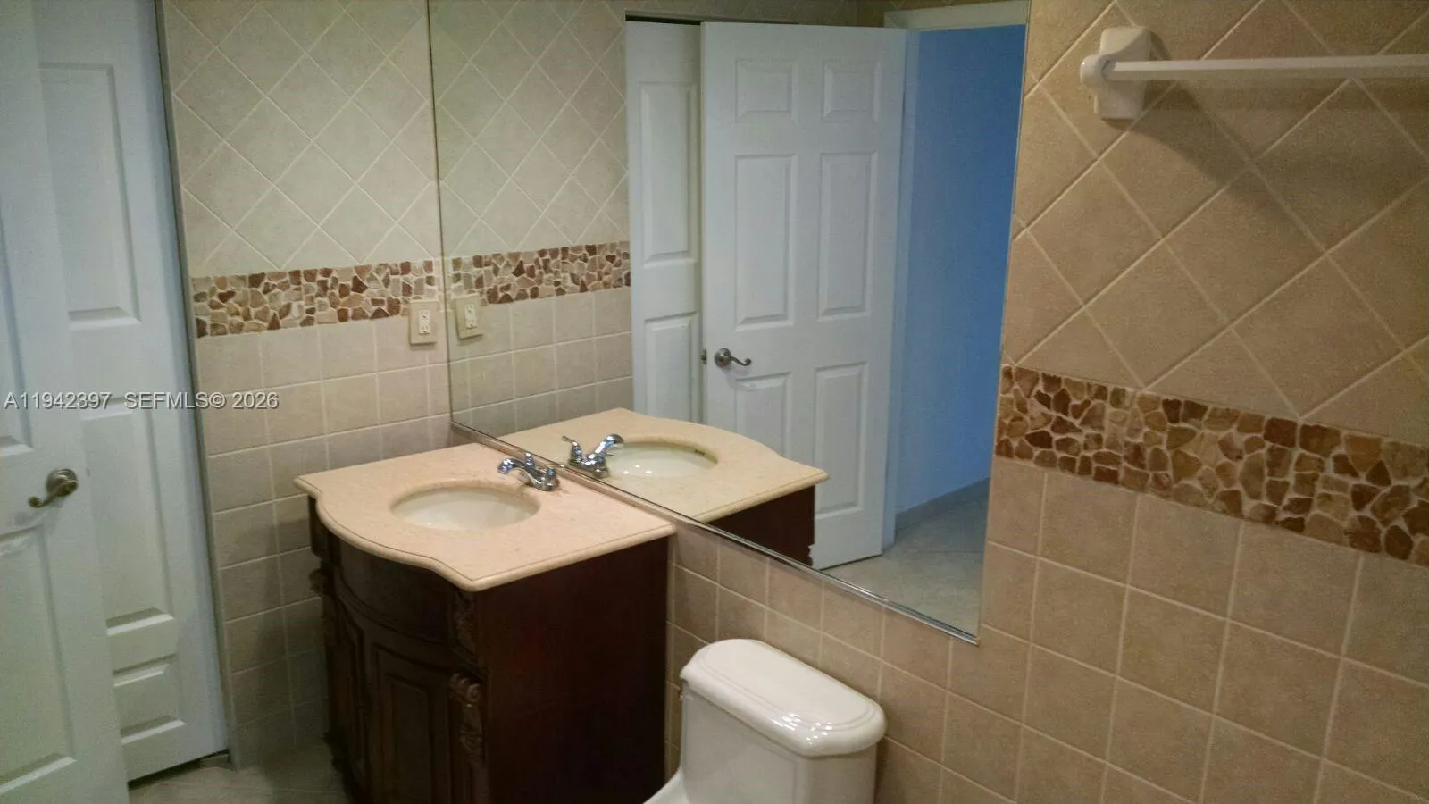 16531 Ne 35th Ave 201, North Miami Beach, Florida, North Miami Beach, Florida 33160, 3 Bedrooms Bedrooms, ,2 BathroomsBathrooms,Residential,For Sale,16531 Ne 35th Ave 201, North Miami Beach, Florida ,A11942397