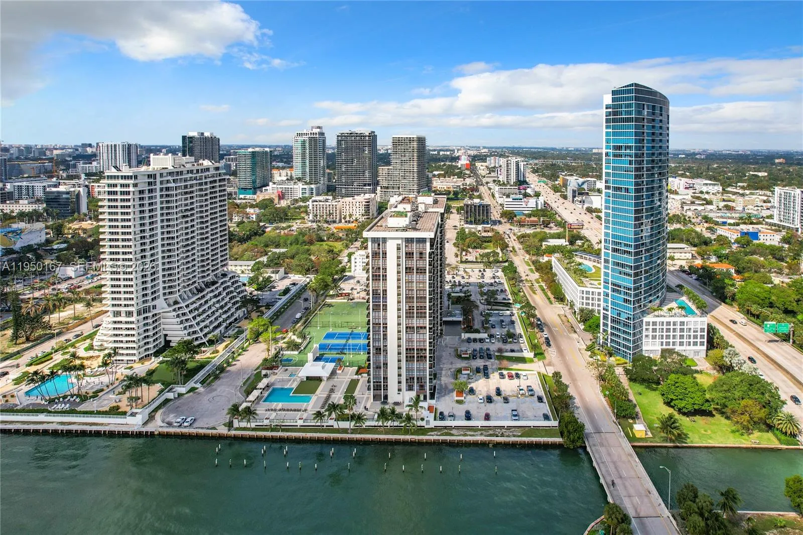 600 Ne 36th St 703, Miami, Florida 33137, Miami, Florida 33137, 2 Bedrooms Bedrooms, ,2 BathroomsBathrooms,Residential Lease,For Rent,600 Ne 36th St 703, Miami, Florida 33137,A11950167