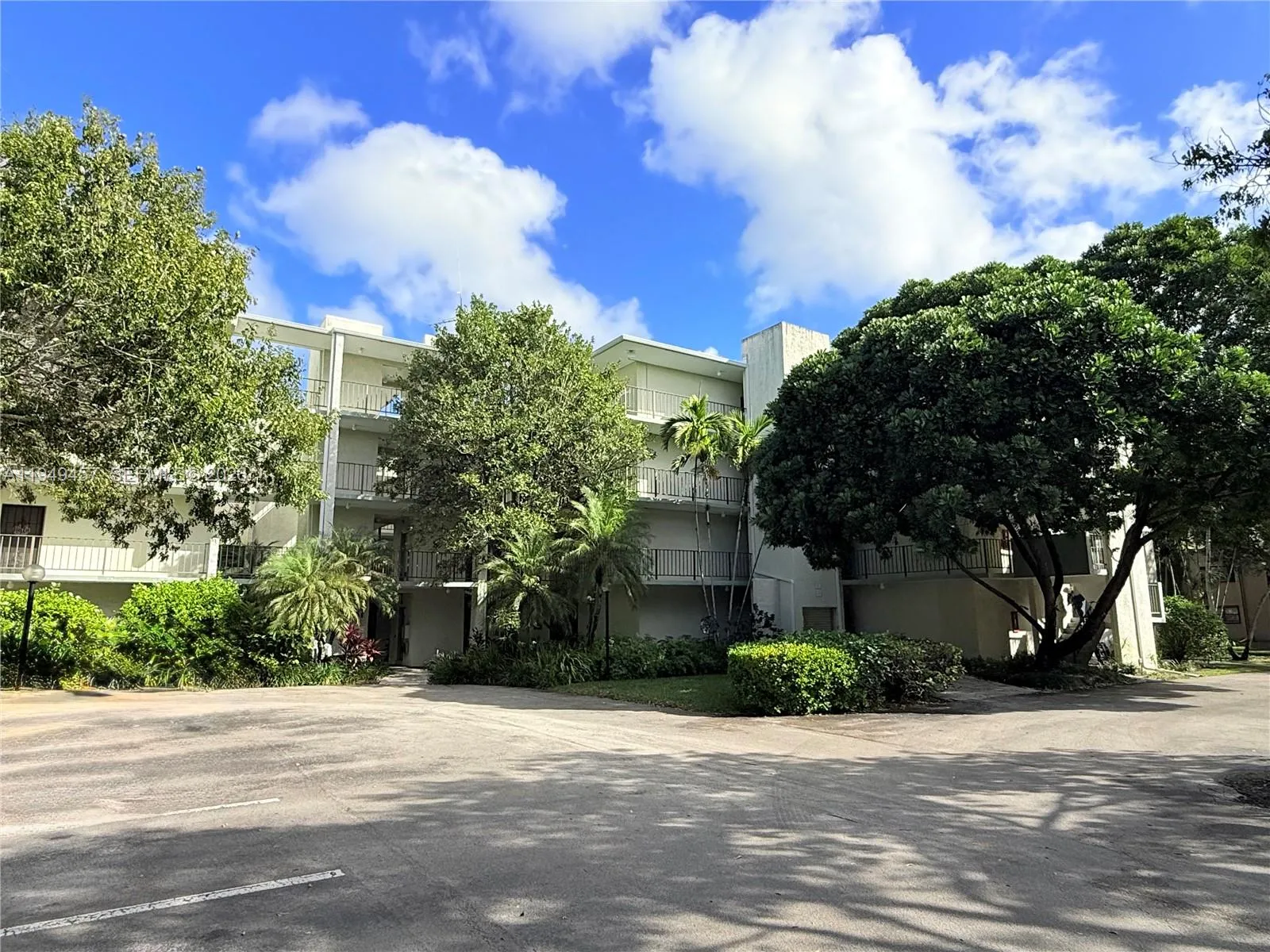 8931 N New River Canal Rd 4c, Plantation, Florida, Plantation, Florida 33324, 2 Bedrooms Bedrooms, ,2 BathroomsBathrooms,Residential,For Sale,8931 N New River Canal Rd 4c, Plantation, Florida ,A11949457